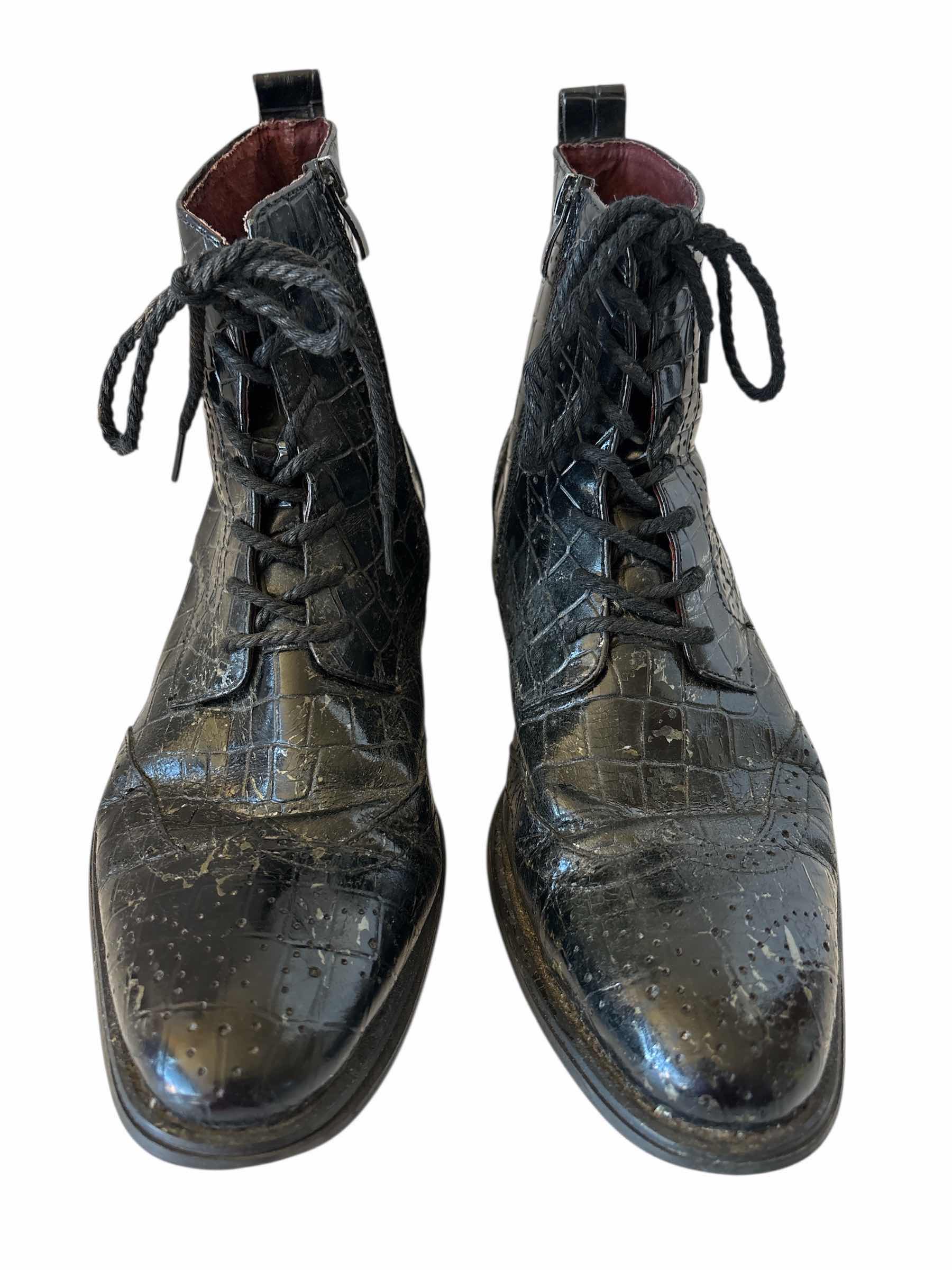 Photo 1 of GIOVANNI LEATHER BOOTS SIZE 9 MENS