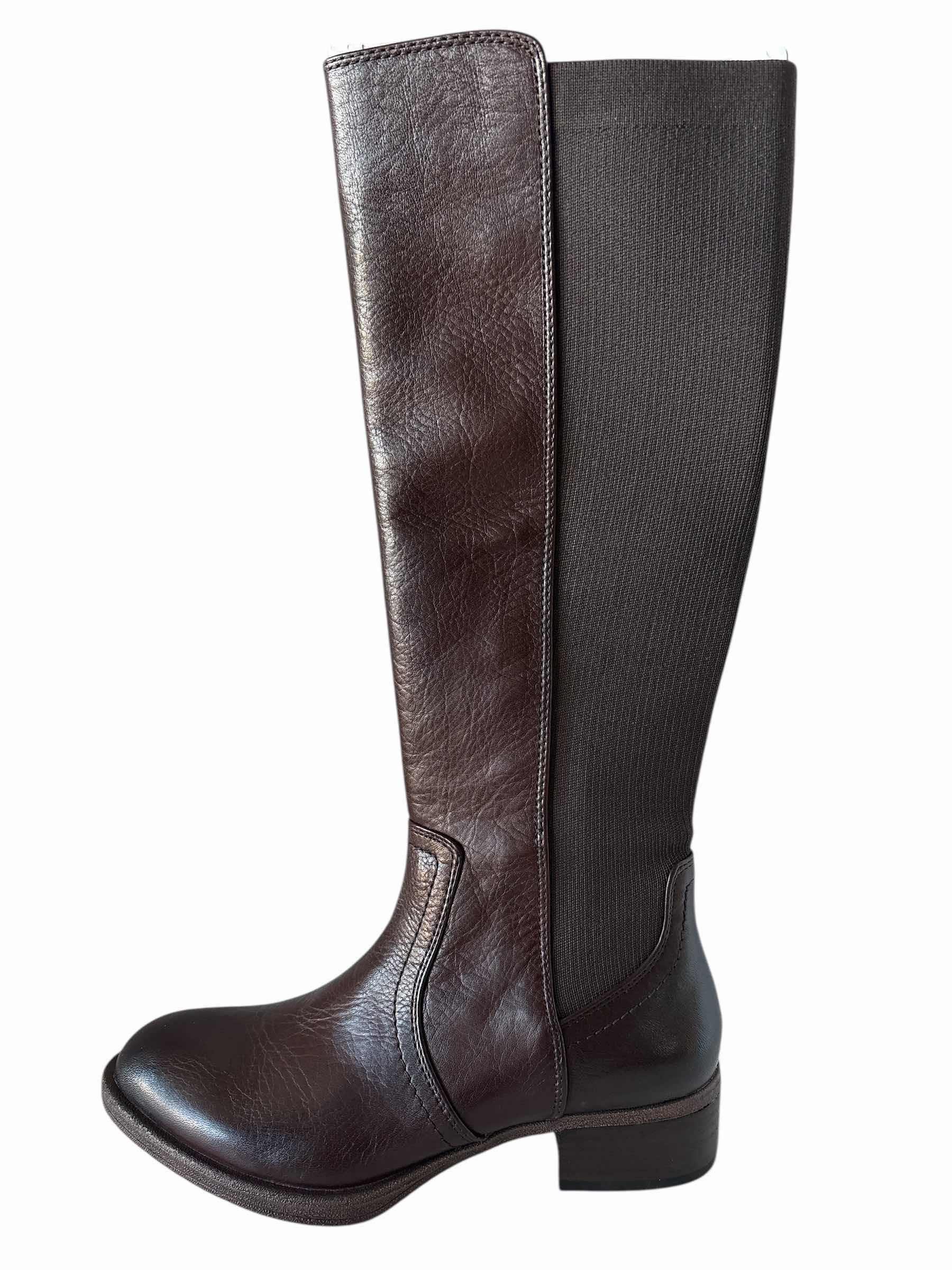 Photo 1 of JOHNSTON AND MURPHY BOOTS SIZE 7 WOMENS