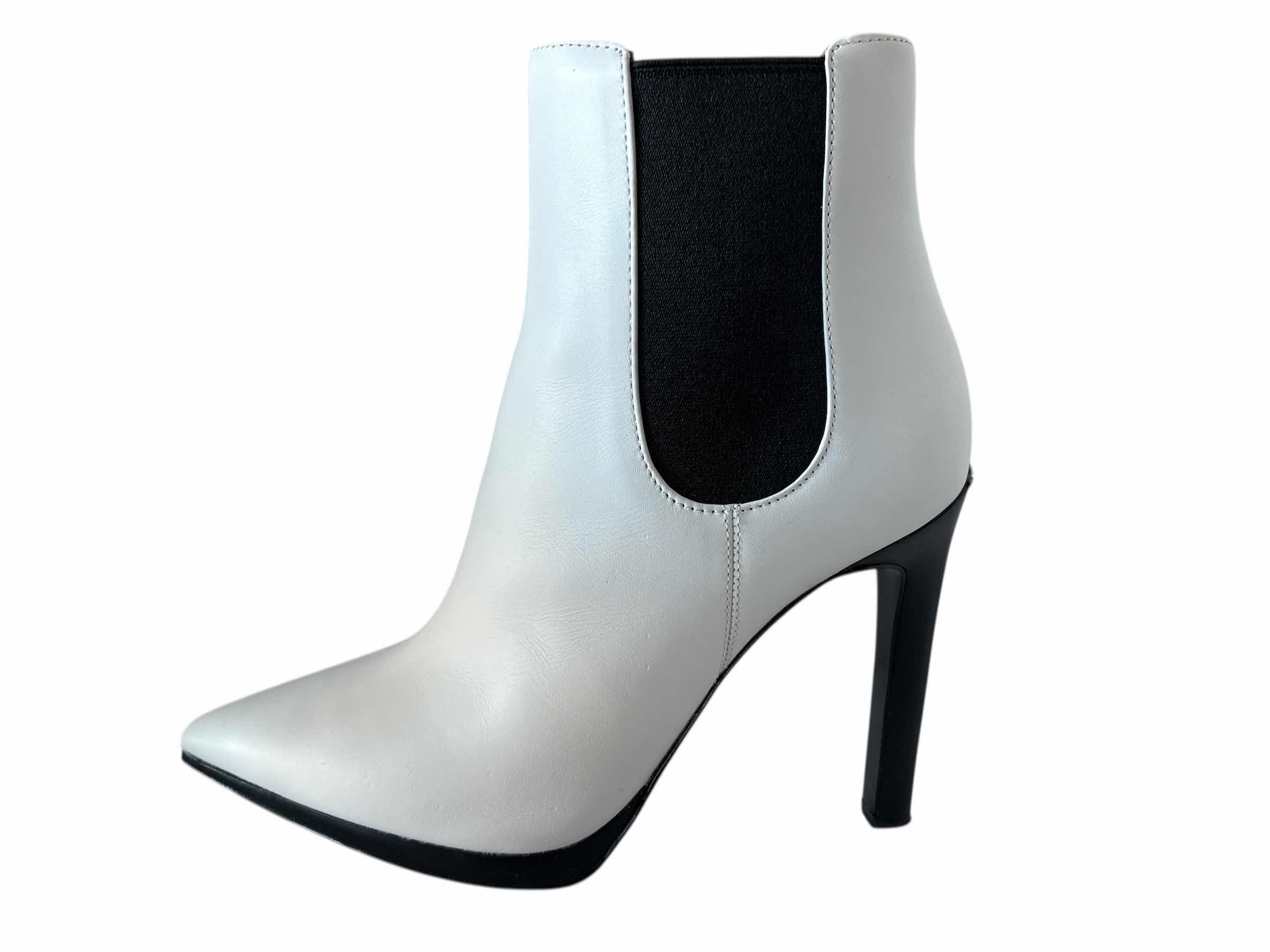 Photo 1 of MICHAEL KORS BOOTS SIZE 7 WOMENS