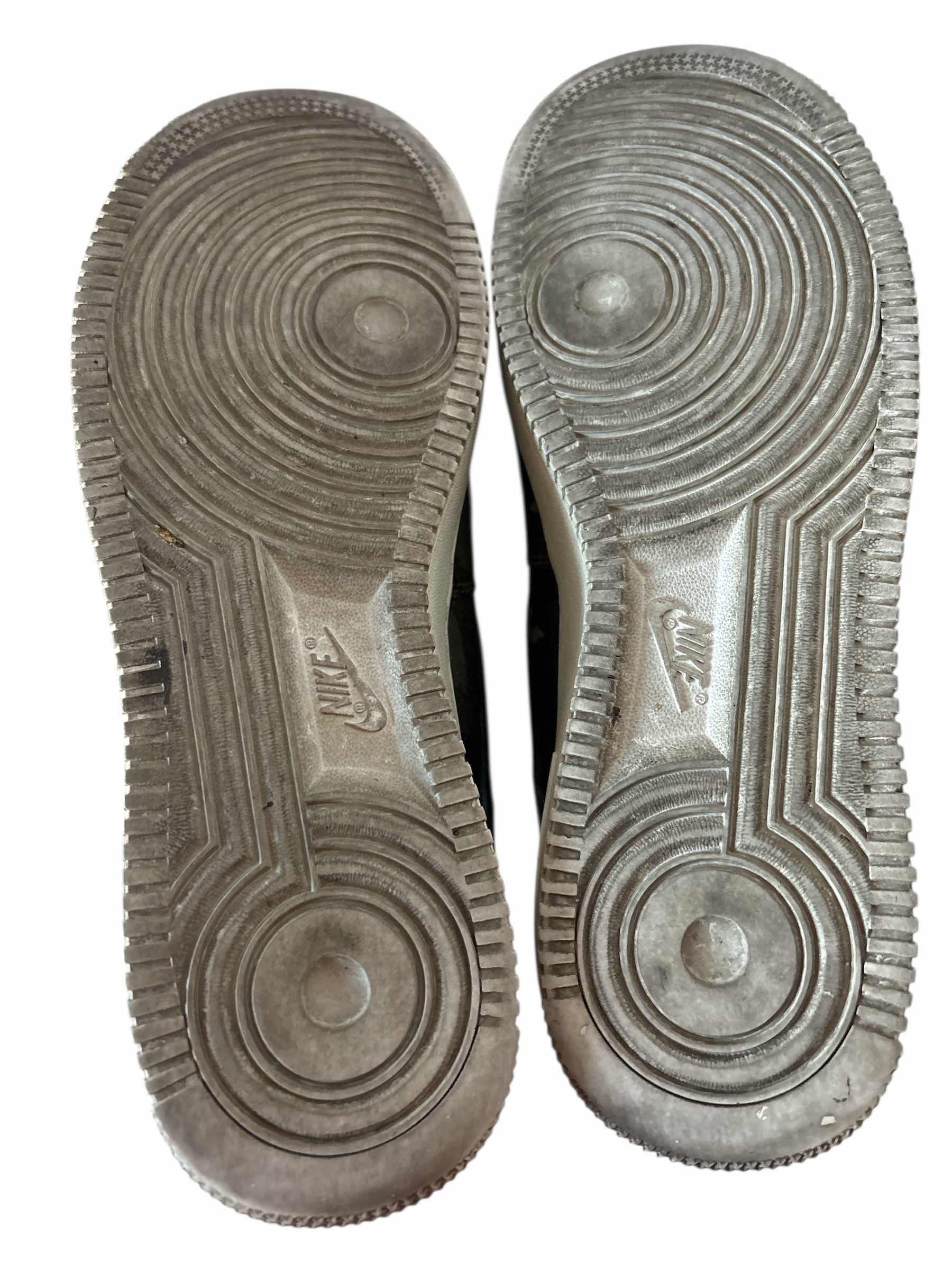 Photo 1 of NIKE AIR FORCE 1 LV8 SNEAKERS SIZE 8 MENS