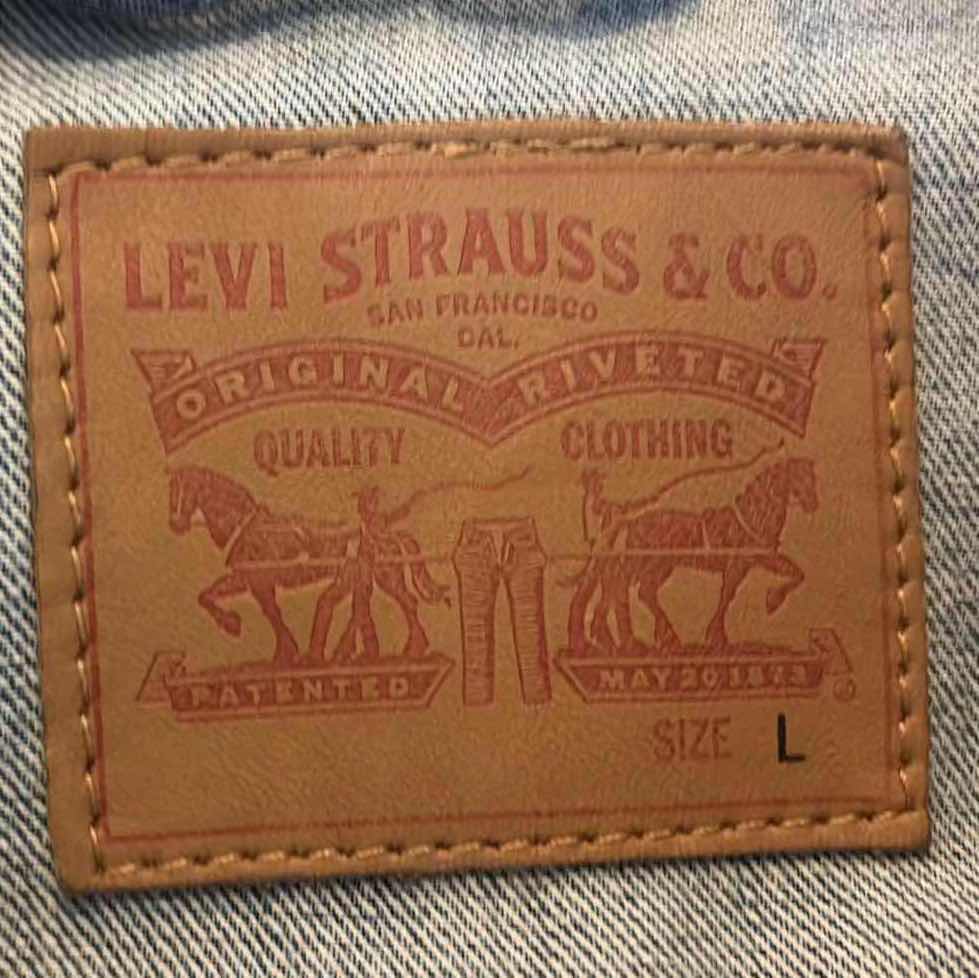 Photo 1 of LEVIS JEAN JACKET WITH HARLEY-DAVIDSON PATCHES SIZE L MENS