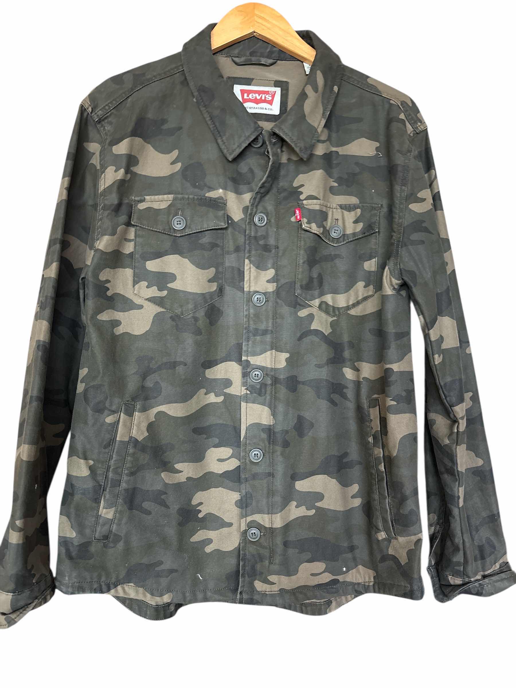 Photo 1 of LEVIS CAMO JACKET SIZE XL MENS