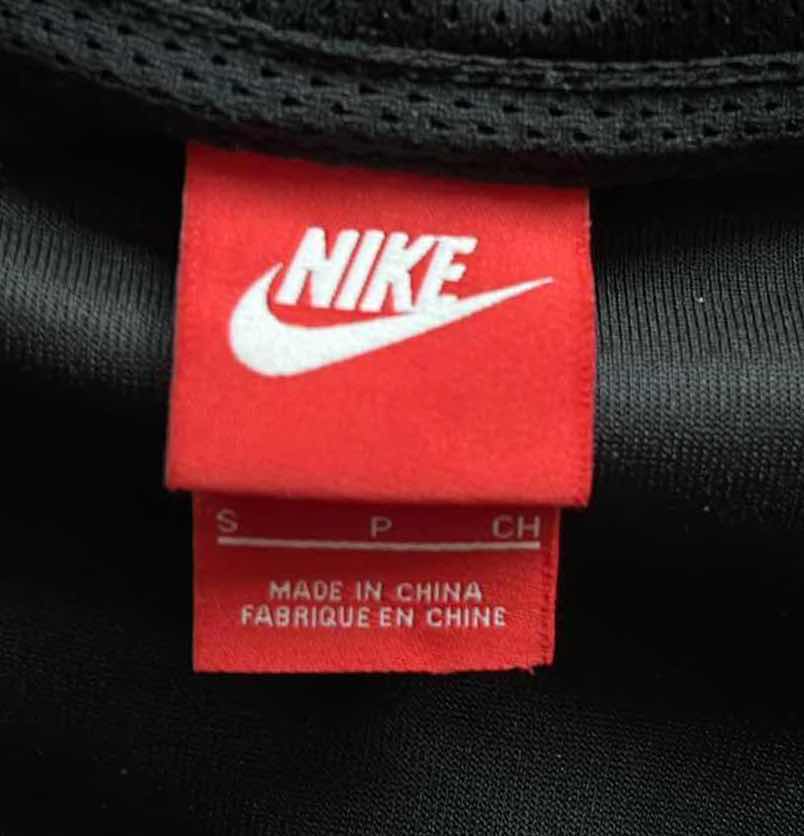 Photo 1 of NIKE TRACK SUIT SIZE SMALL MENS WITH AMERICAN EAGLE PATCH ON BACK