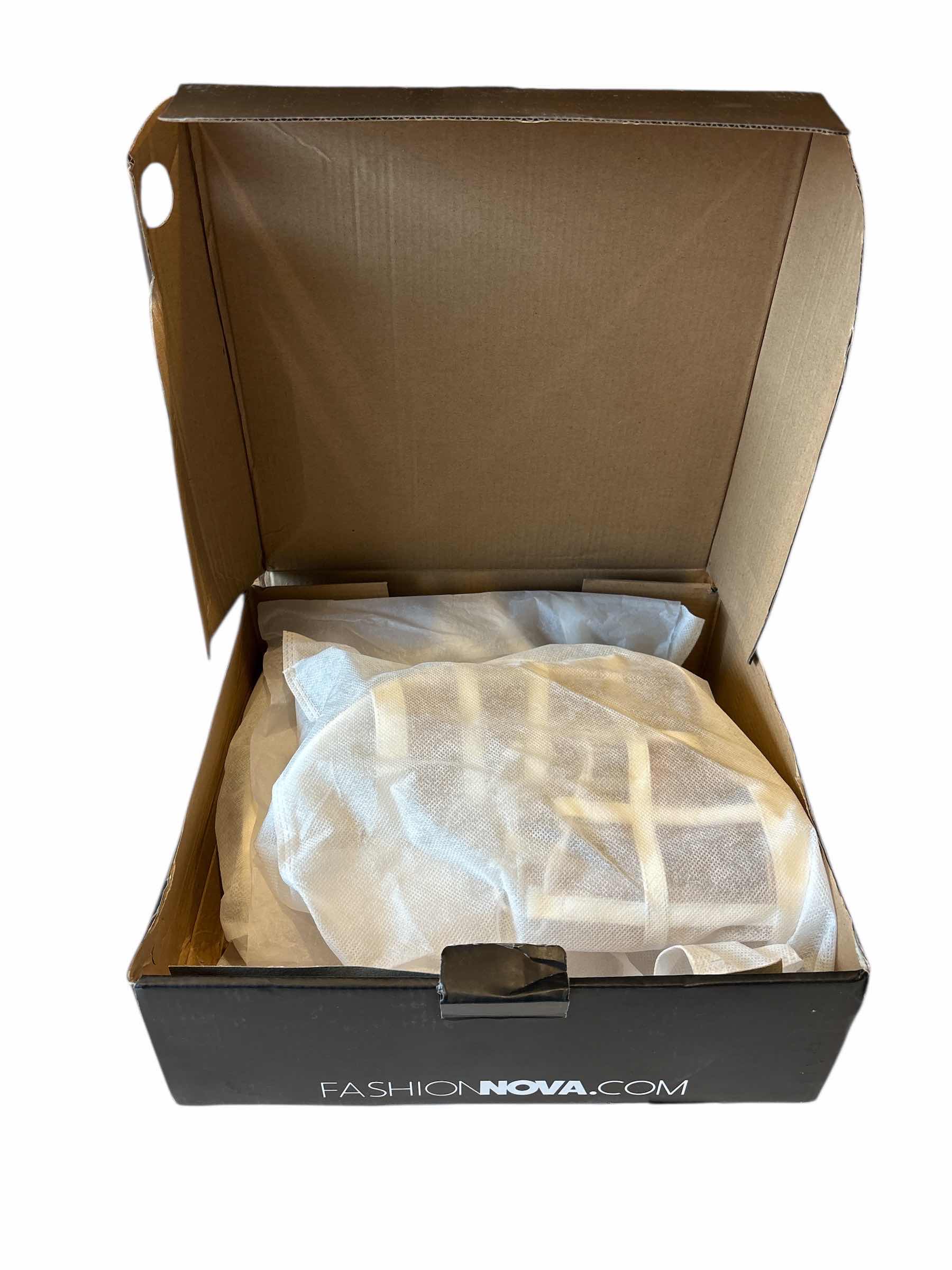 Photo 1 of NEW FASHION NOVA DONT FORGET ABOUT ME GLADIATOR SANDALS, WOMEN SIZE 6.5 WHITE