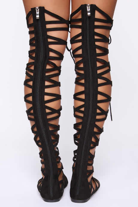 Photo 1 of NEW FASHION NOVA DIDNT NOTICE FLAT SANDALS, WOMEN SIZE 6.5 TRINITY BLACK