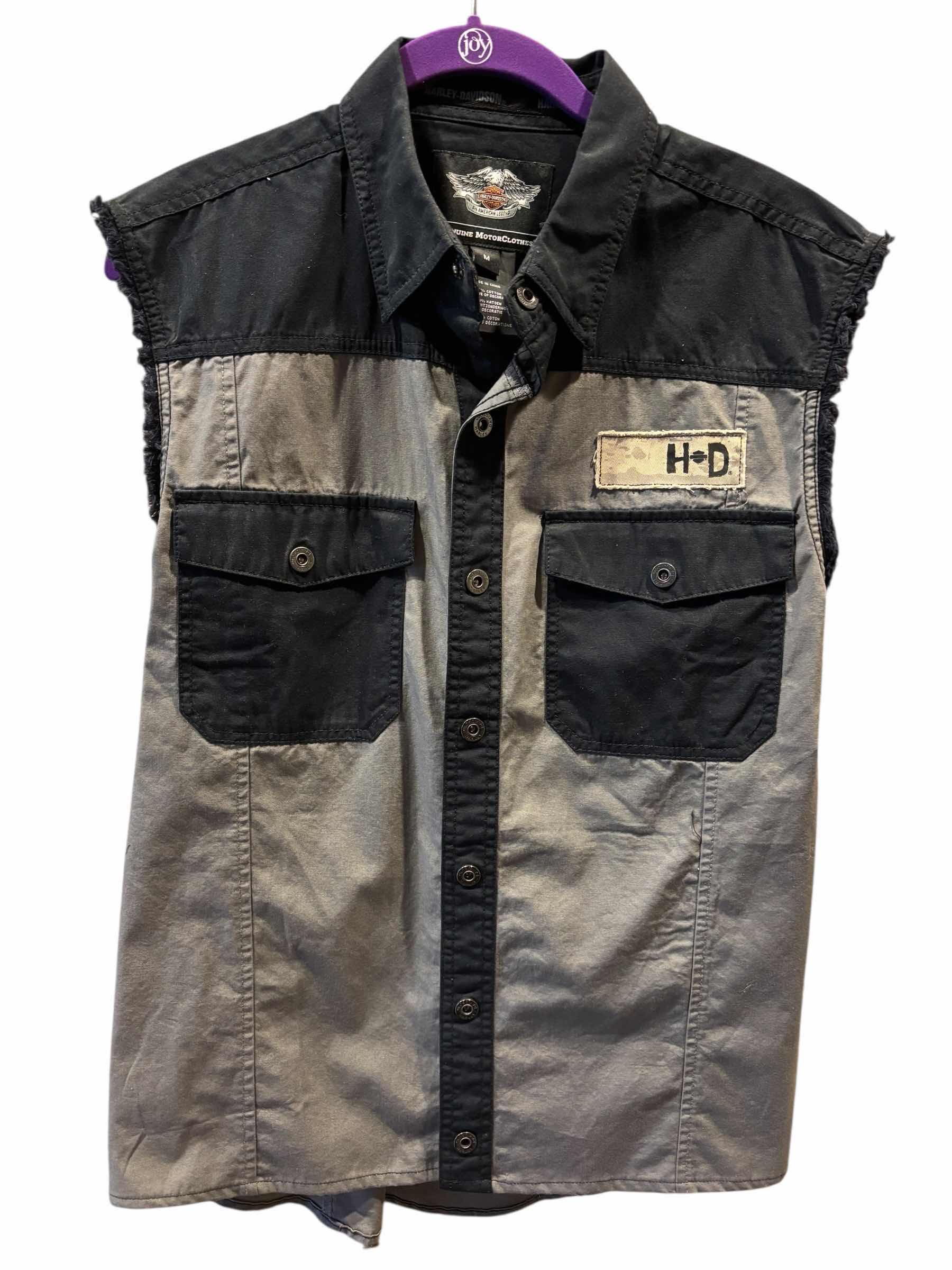 Photo 1 of HARLEY-DAVIDSON MENS WILLIE G SKULL BLOWOUT SLEEVELESS SHIRT, MENS MEDIUM, GRAY/BLACK