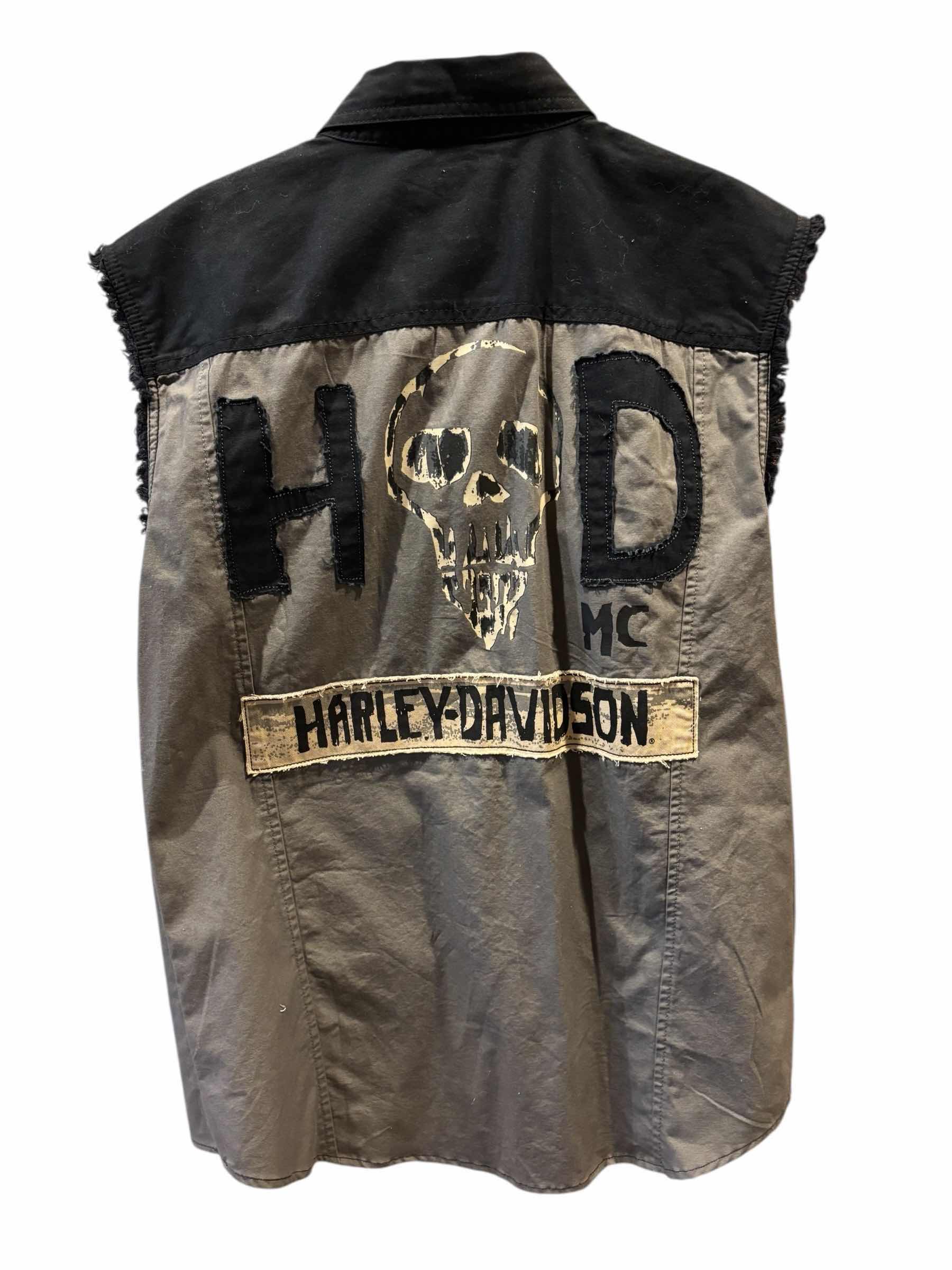 Photo 1 of HARLEY-DAVIDSON MENS WILLIE G SKULL BLOWOUT SLEEVELESS SHIRT, MENS MEDIUM, GRAY/BLACK