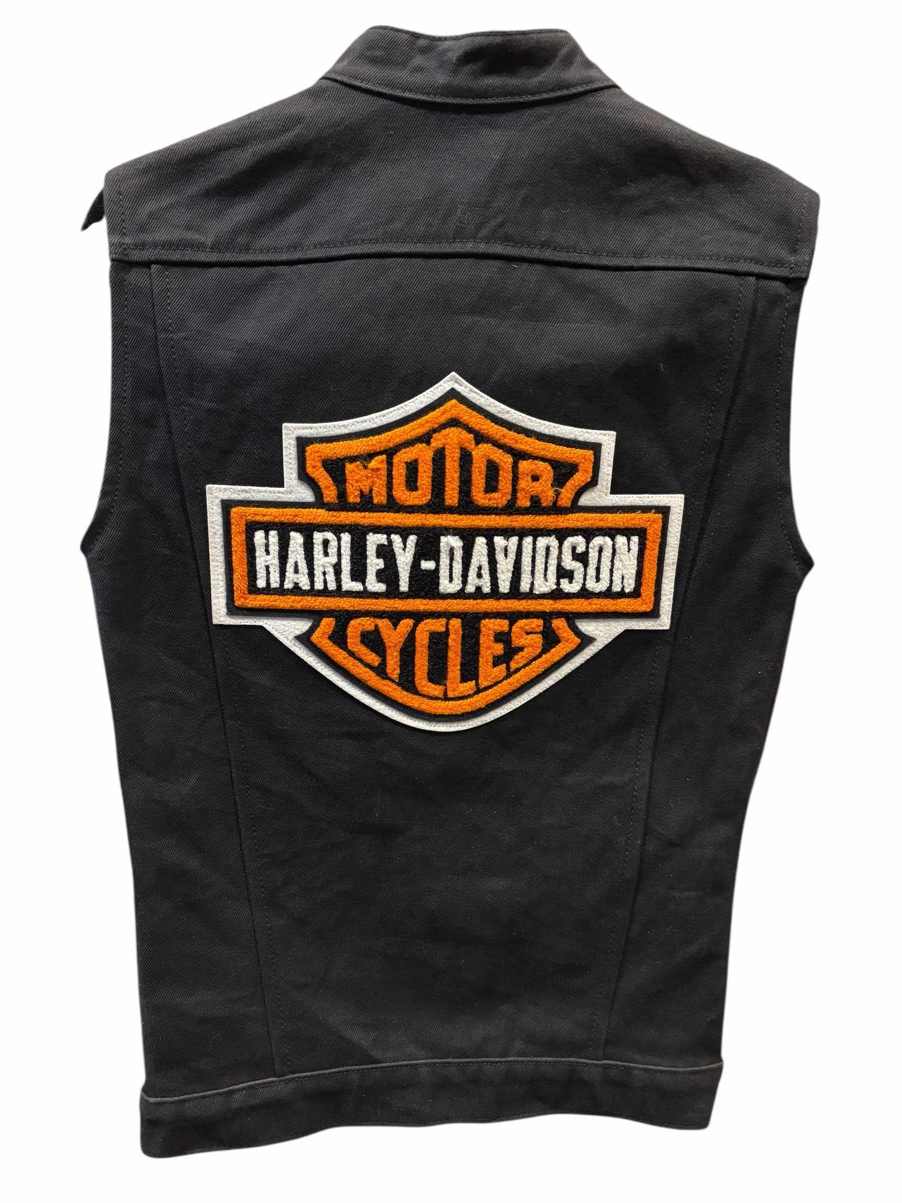 Photo 1 of CRANK & STROKE SUPPLY SUPPLY CO. VEST W PATCH ON CHEST & BACK