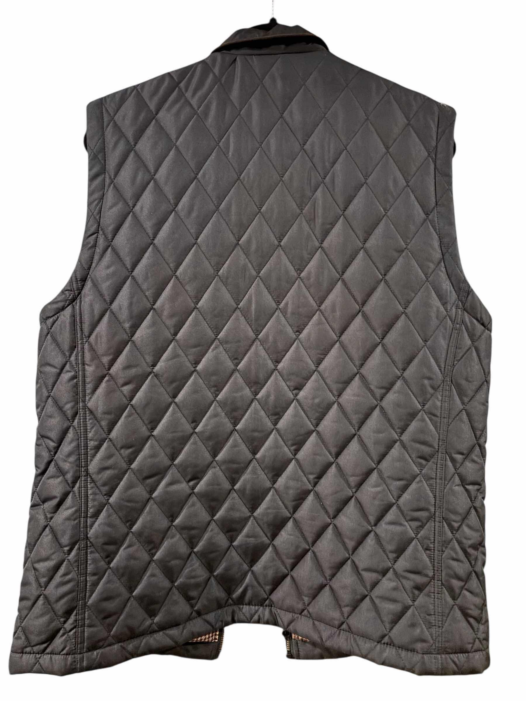 Photo 1 of JOHNSTON & MURPHY DIAMOND QUILTED PLAID LINED VEST, MENS SIZE LARGE