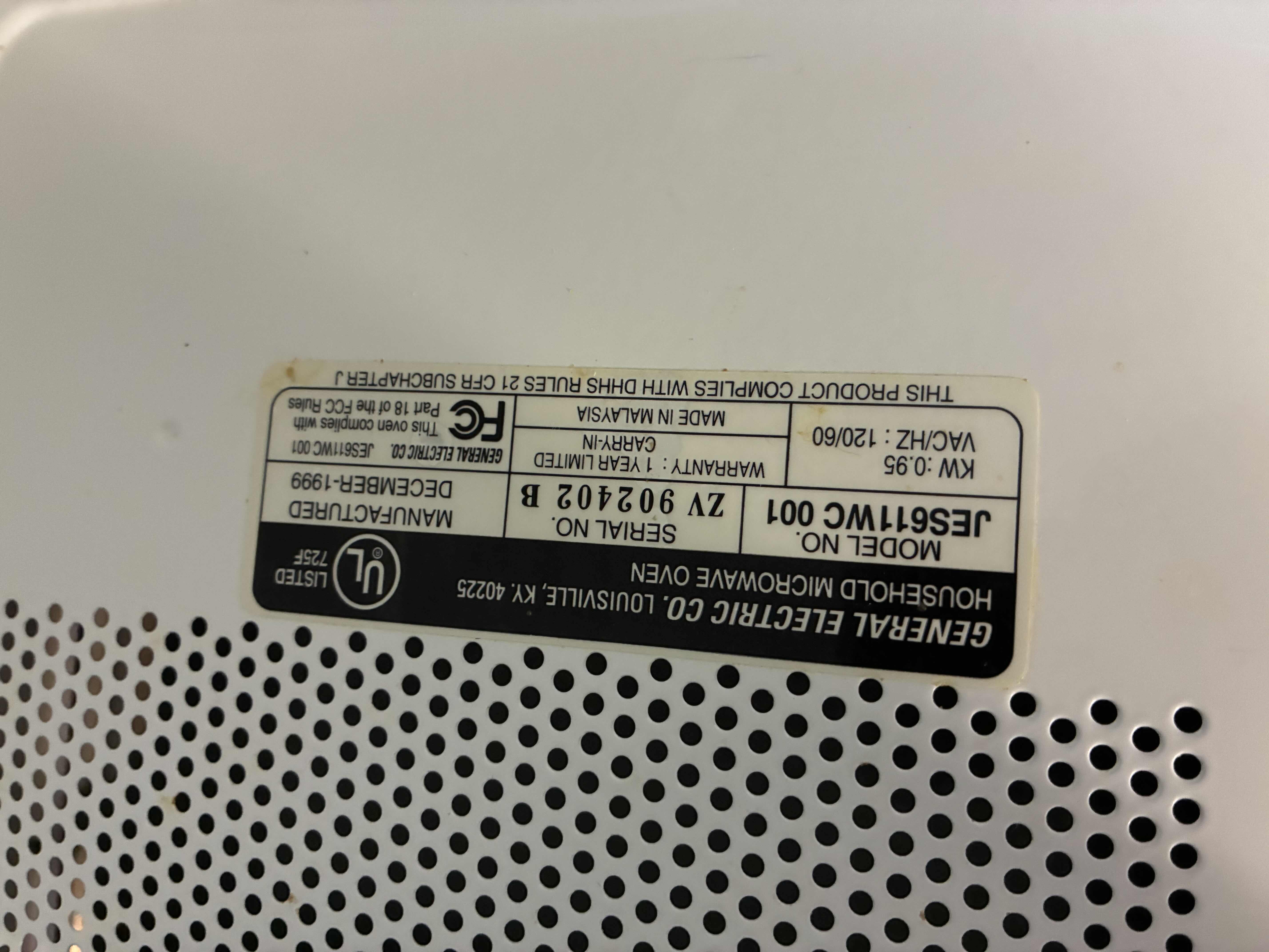 Photo 1 of GE WHITE MICROWAVE JES611WC 001