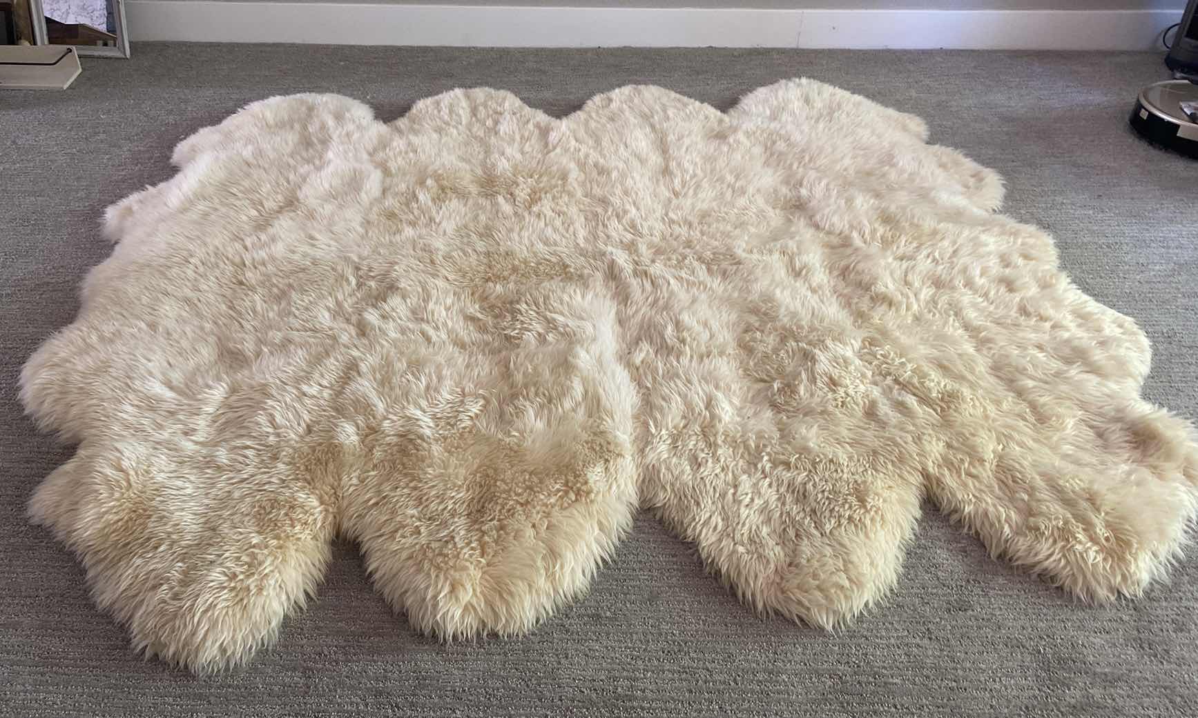 Photo 1 of AUSKIN AUSTRALIAN NEW ZEALAND SHEEPSKIN 86” x 74”