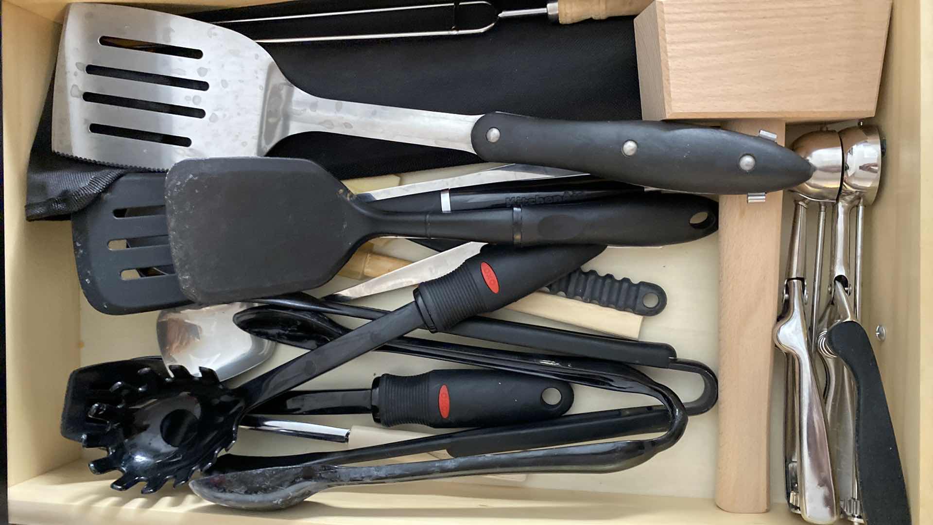 Photo 1 of CONTENTS KITCHEN 2 DRAWERS COOKING UTENSILS