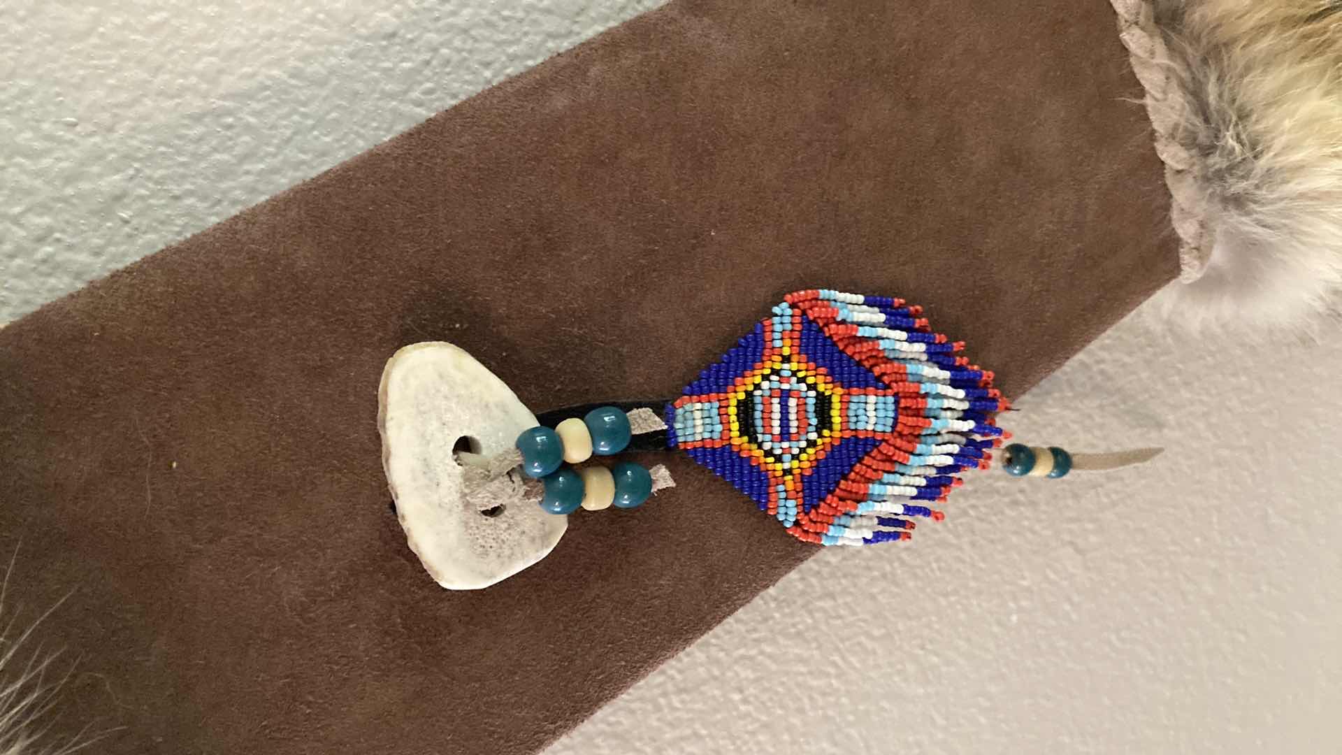 Photo 1 of AUTHENTIC NATIVE AMERICAN QUIVER WITH FUR AND 4 ARROWS 48” (WITH COA)