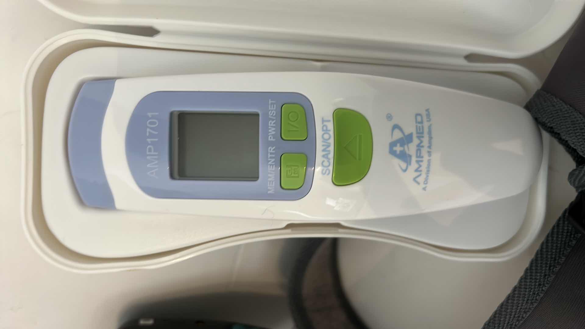 Photo 4 of COLLECTIBLE ELECTRONICS - SONY WATCHMAN, SONY ACPTEK, PHILIPS CD PLAYER & AMPMED