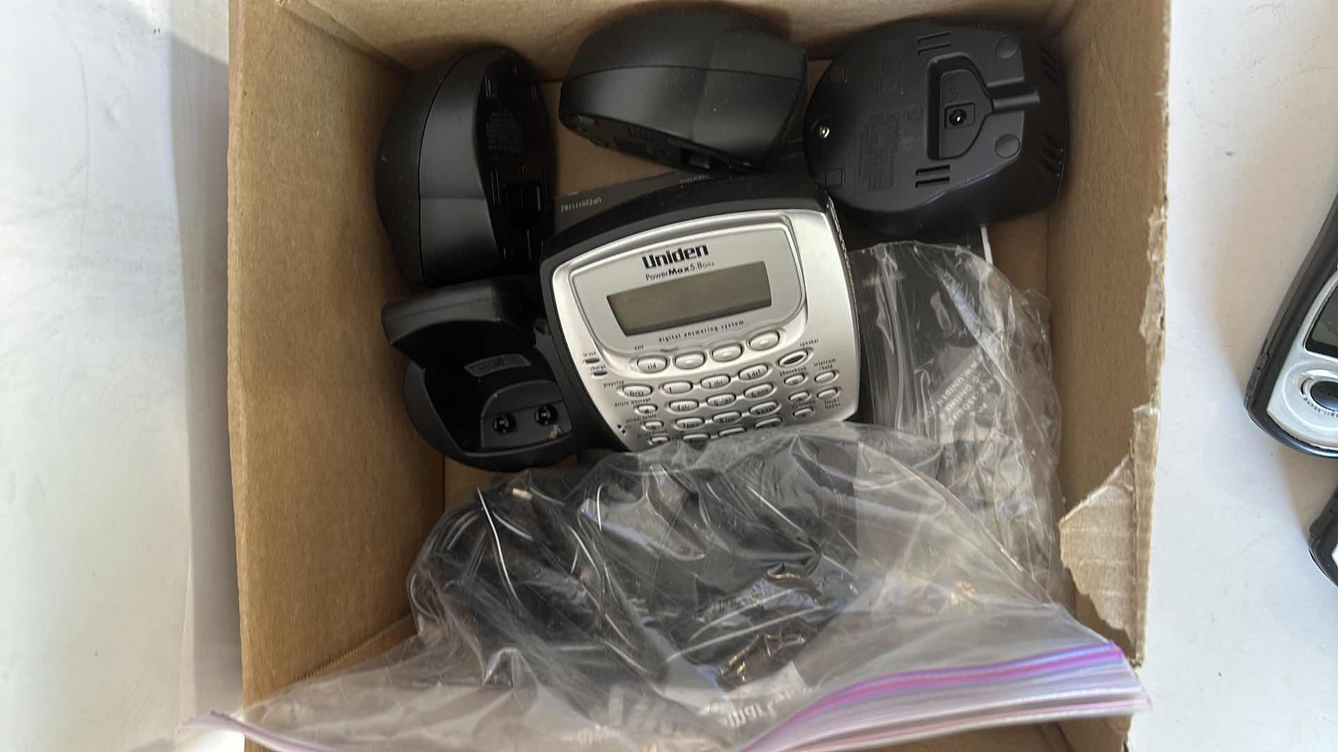 Photo 3 of UNIDENTIFIED PHONES