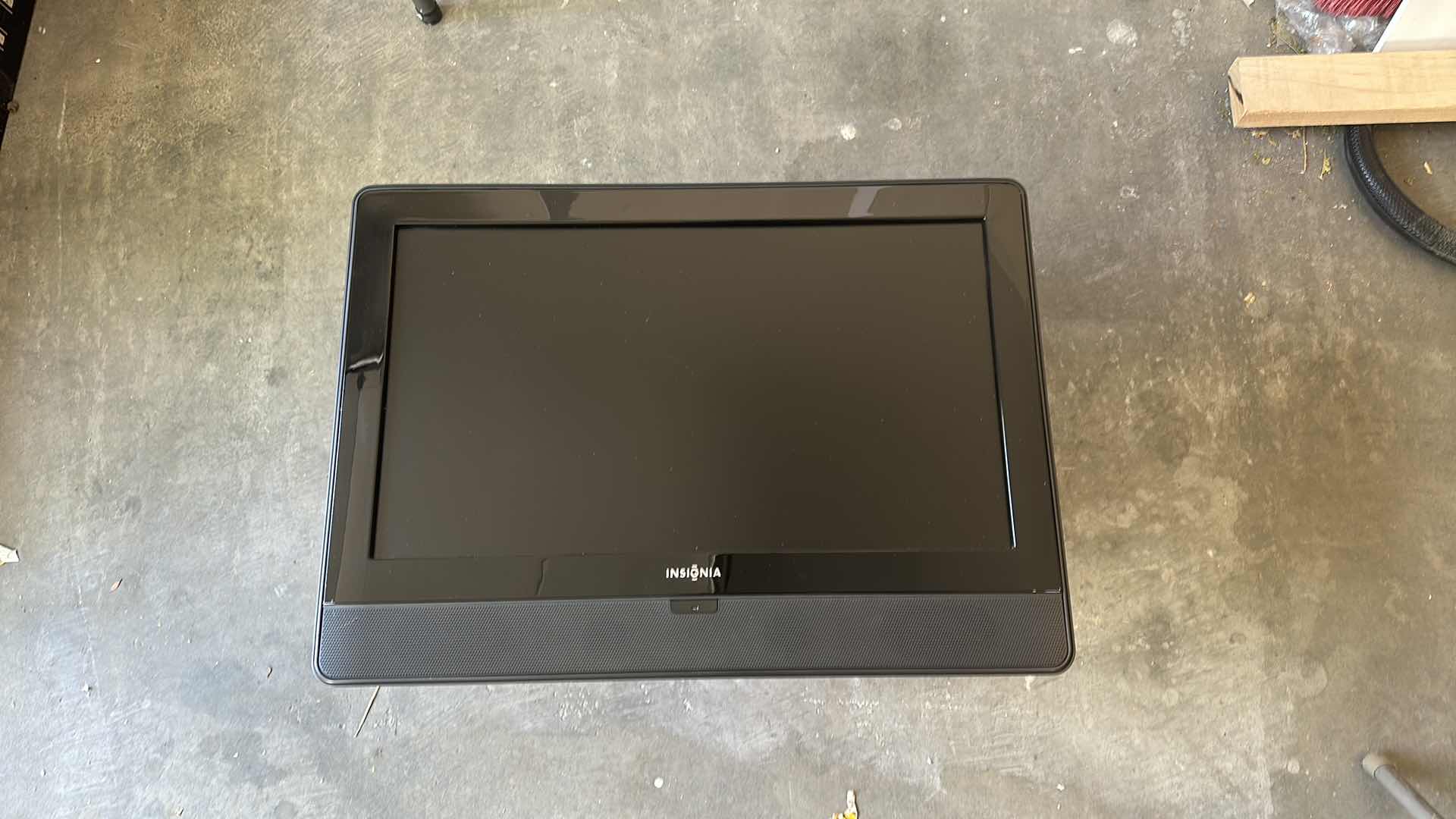 Photo 1 of INSIGNIA 26” USED TV NO WIRES OR REMOTE