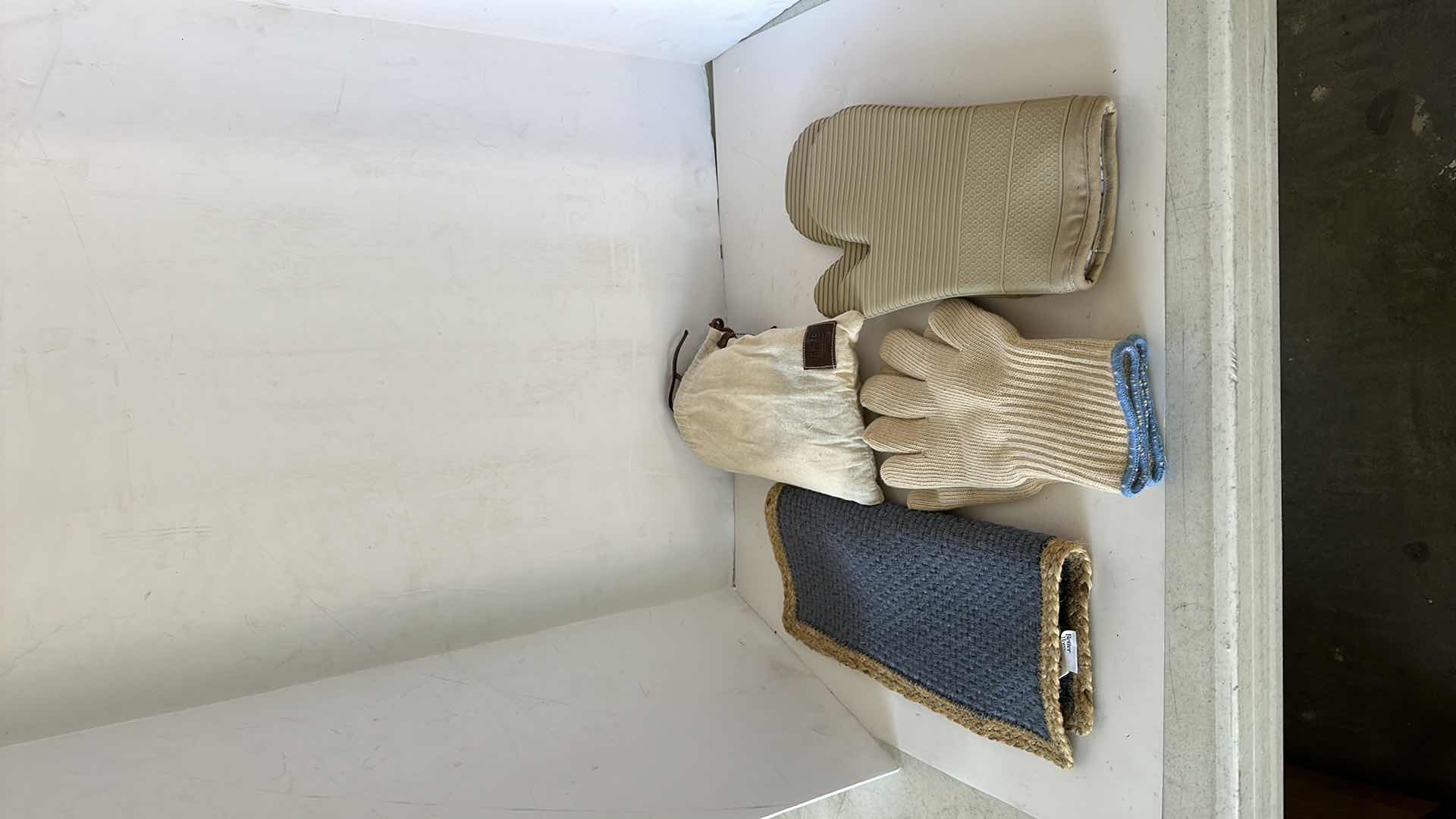 Photo 1 of BOX OF ASSORTED KITCHEN ITEMS BOX NOT INCLUDED