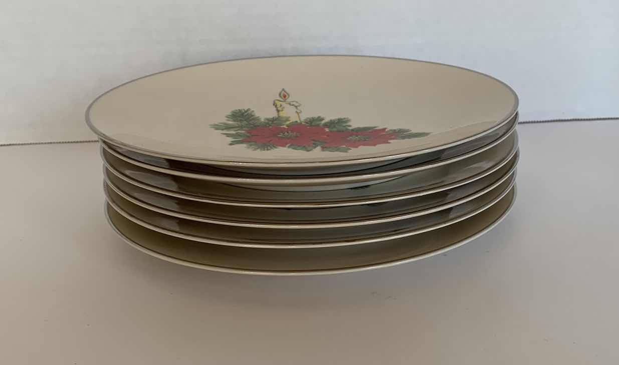 Photo 2 of 6 - TRIOMPHE POINSETTIA CHRISTMAS PLATES 8.5"