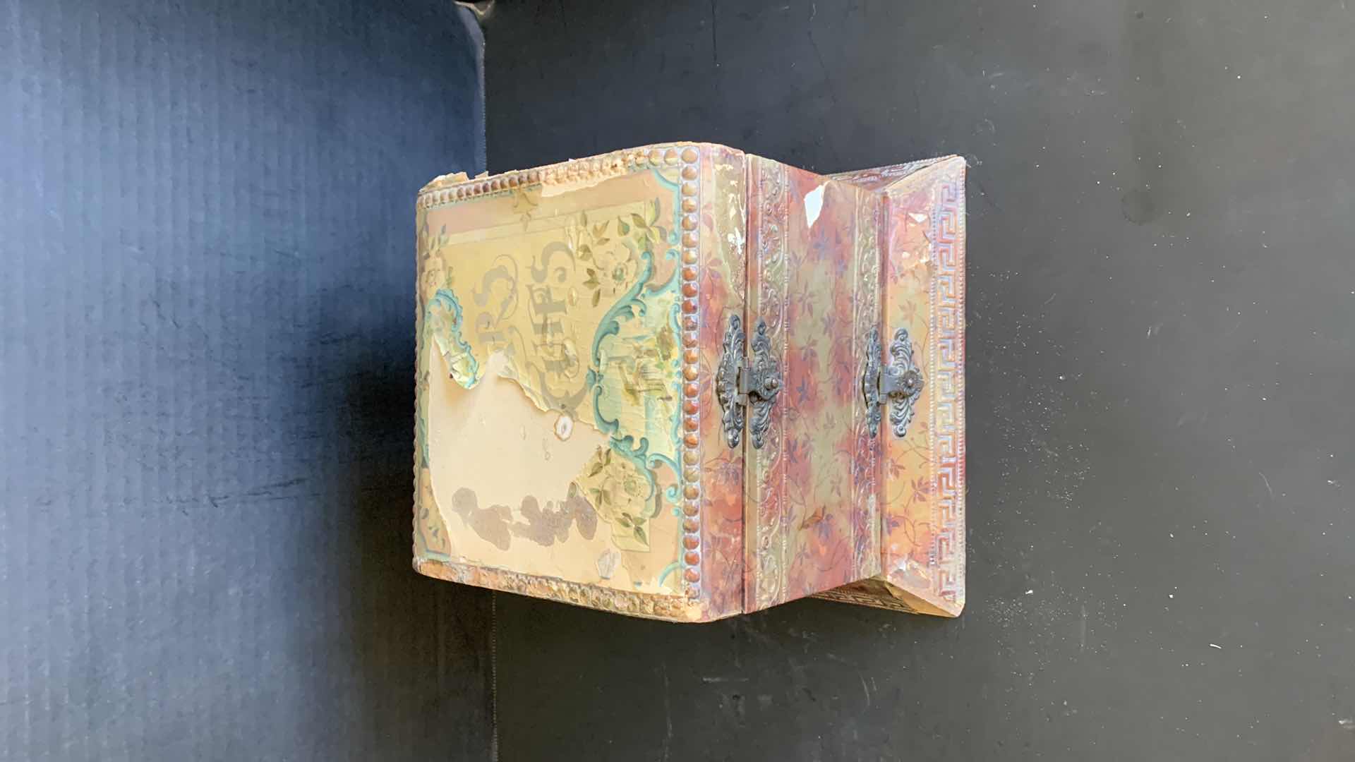 Photo 1 of ANTIQUE MEMORY BOX WITH SHIRT COLLARS