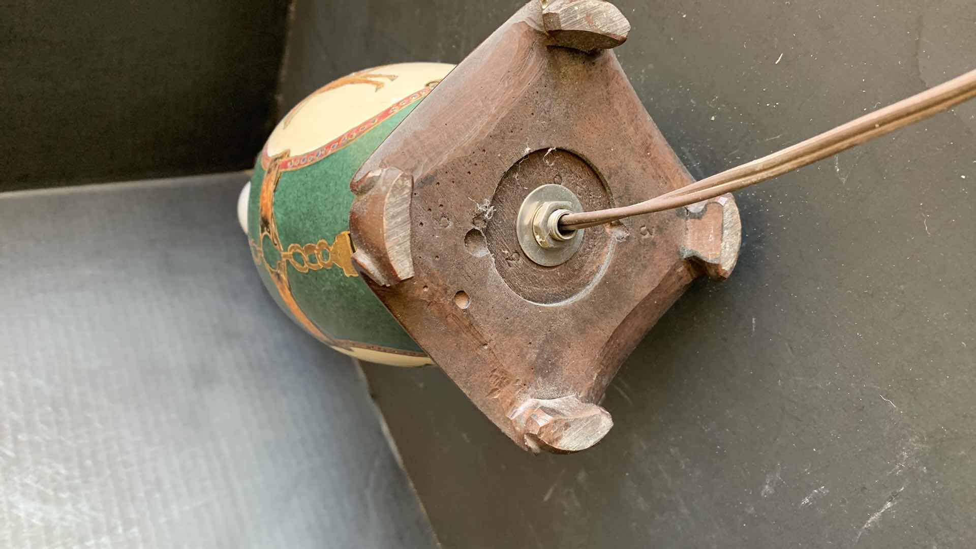 Photo 1 of EQUESTRIAN PORCELAIN TABLE LAMP H19"