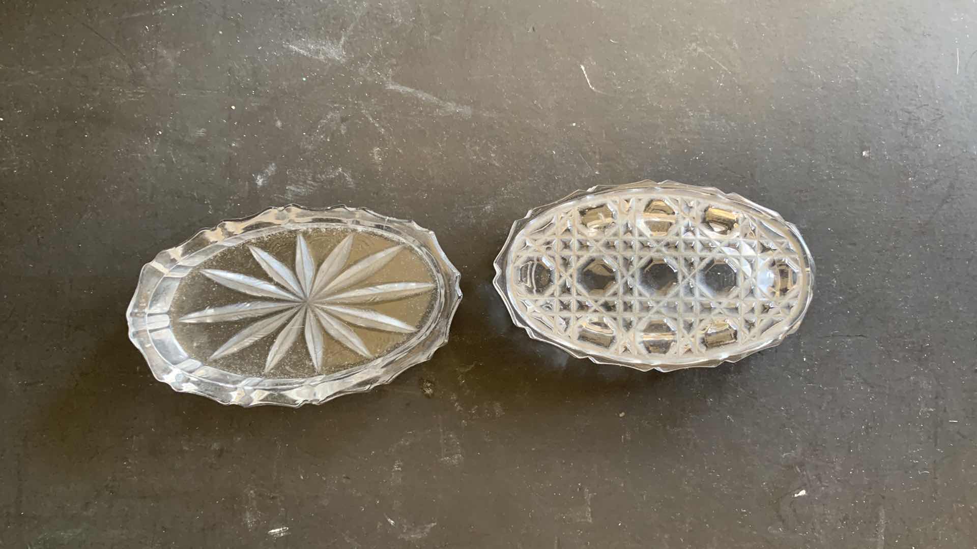 Photo 1 of 2 - CRYSTAL TRINKET BOXES
PAPERWEIGHT