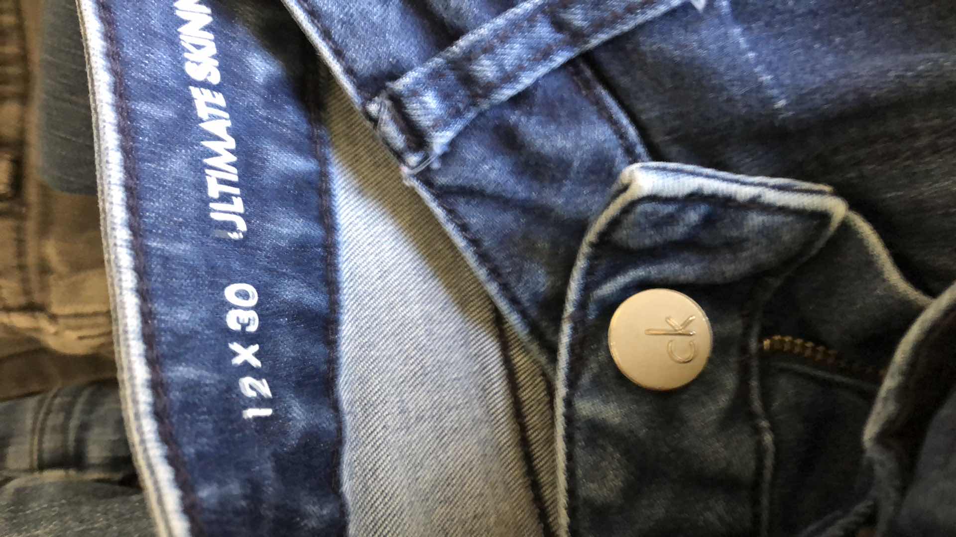 Photo 1 of 4-PAIRS OF WOMENS CALVIN KLEIN STRAIGHT LEG JEANS SIZE 10, AND 12