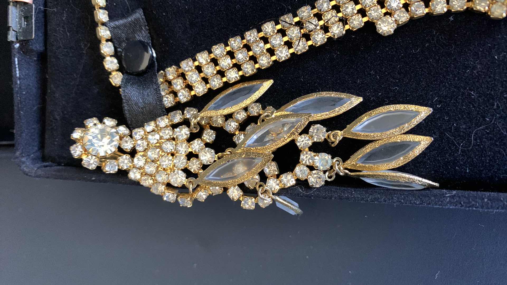 Photo 1 of RHINESTONE NECKLACE WITH CLIP EARRINGS