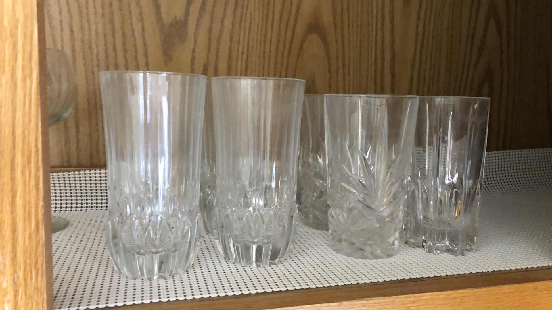 Photo 1 of CONTENTS OF CABINET-GLASSWARE