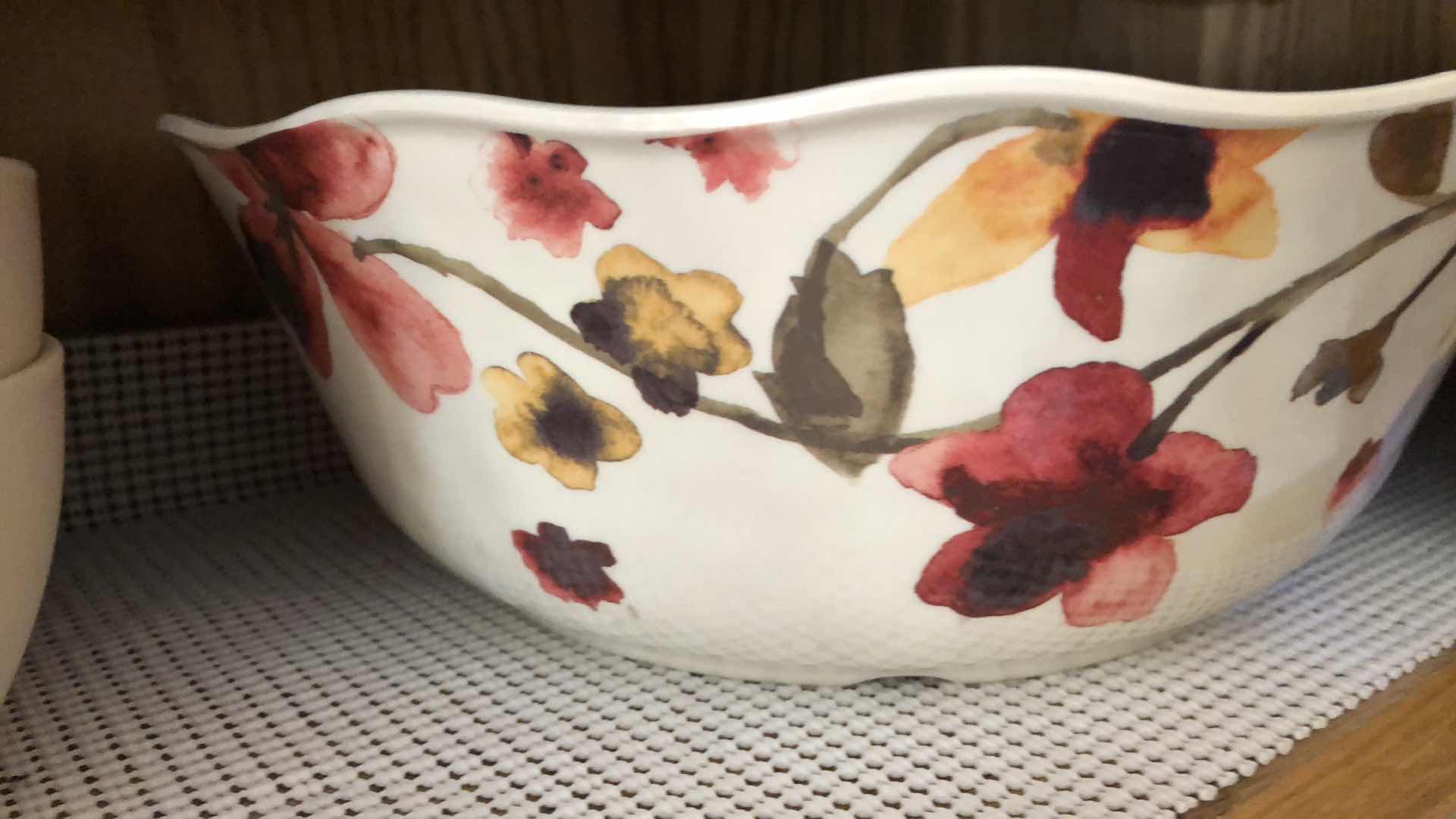 Photo 1 of CONTENTS OF CABINET-BOWLS