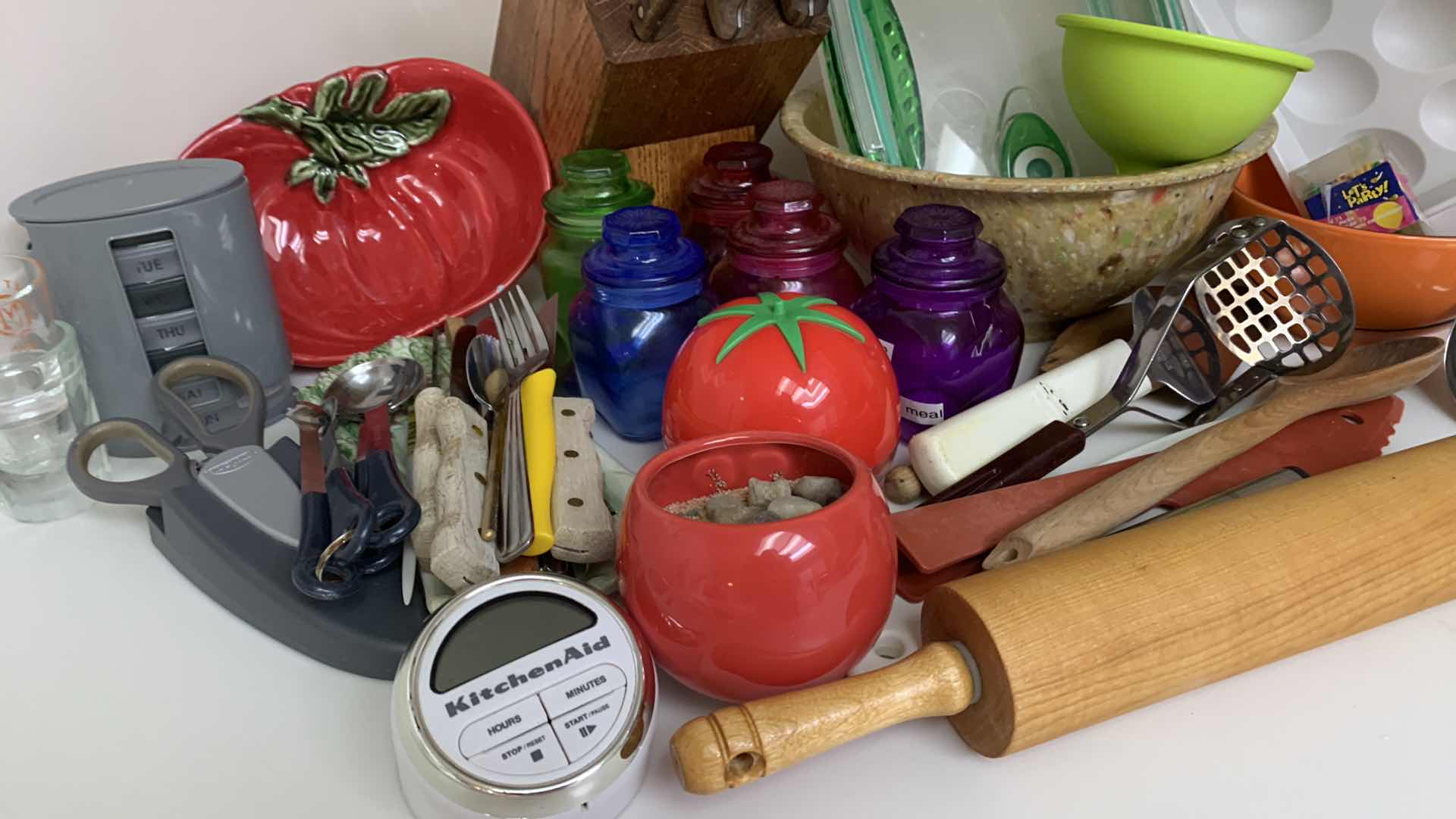 Photo 1 of CHICAGO CUTLERY KNIFE SET & VINTAGE BOWL WITH MUCH MORE
