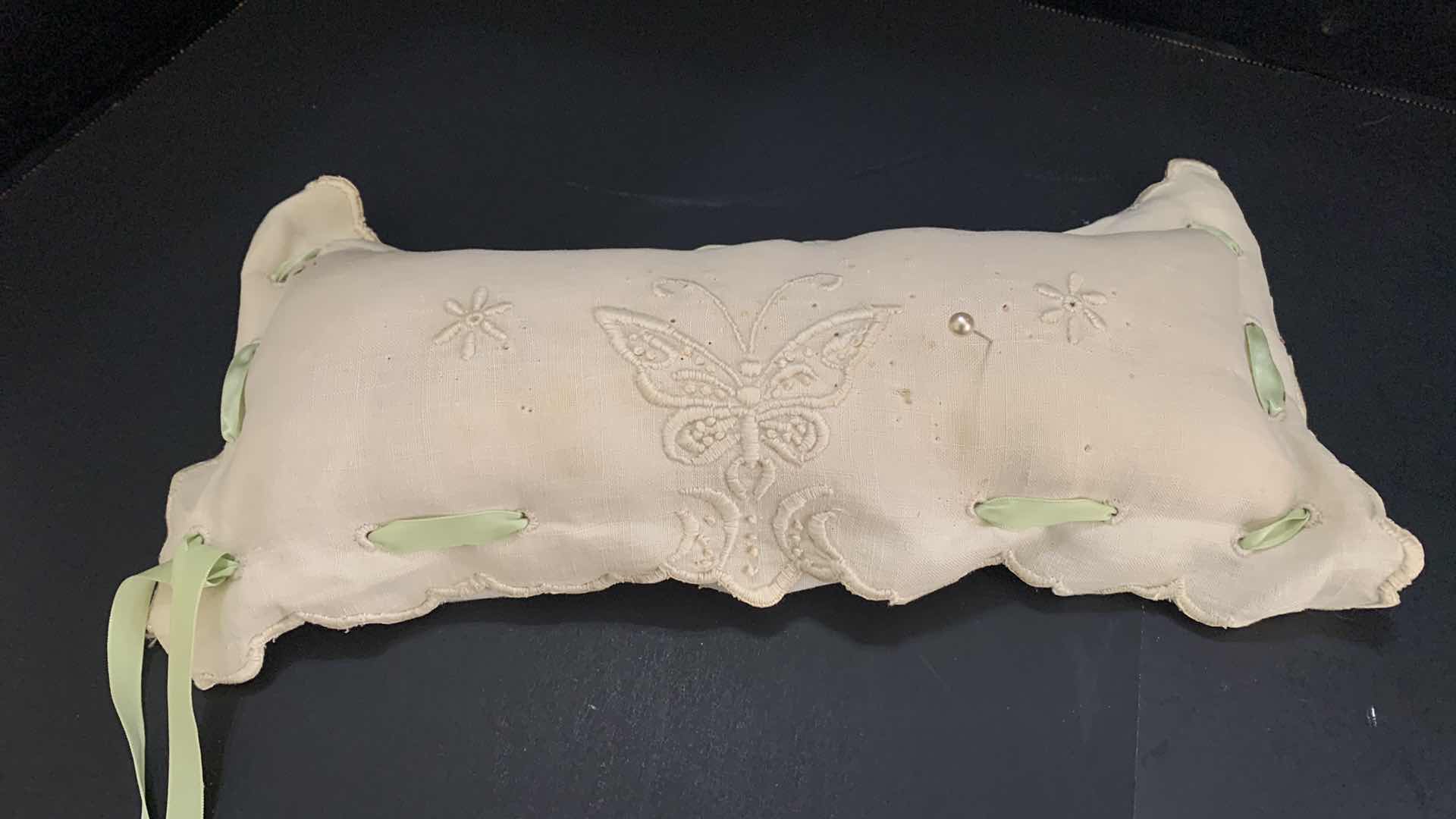 Photo 1 of VINTAGE PINCUSHIONS