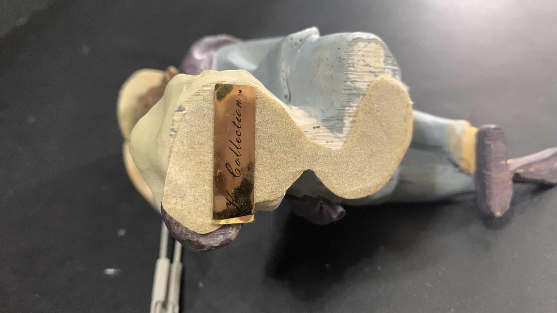 Photo 1 of VINTAGE WOMAN ON THE MEADOW RESIGN FIGURINE