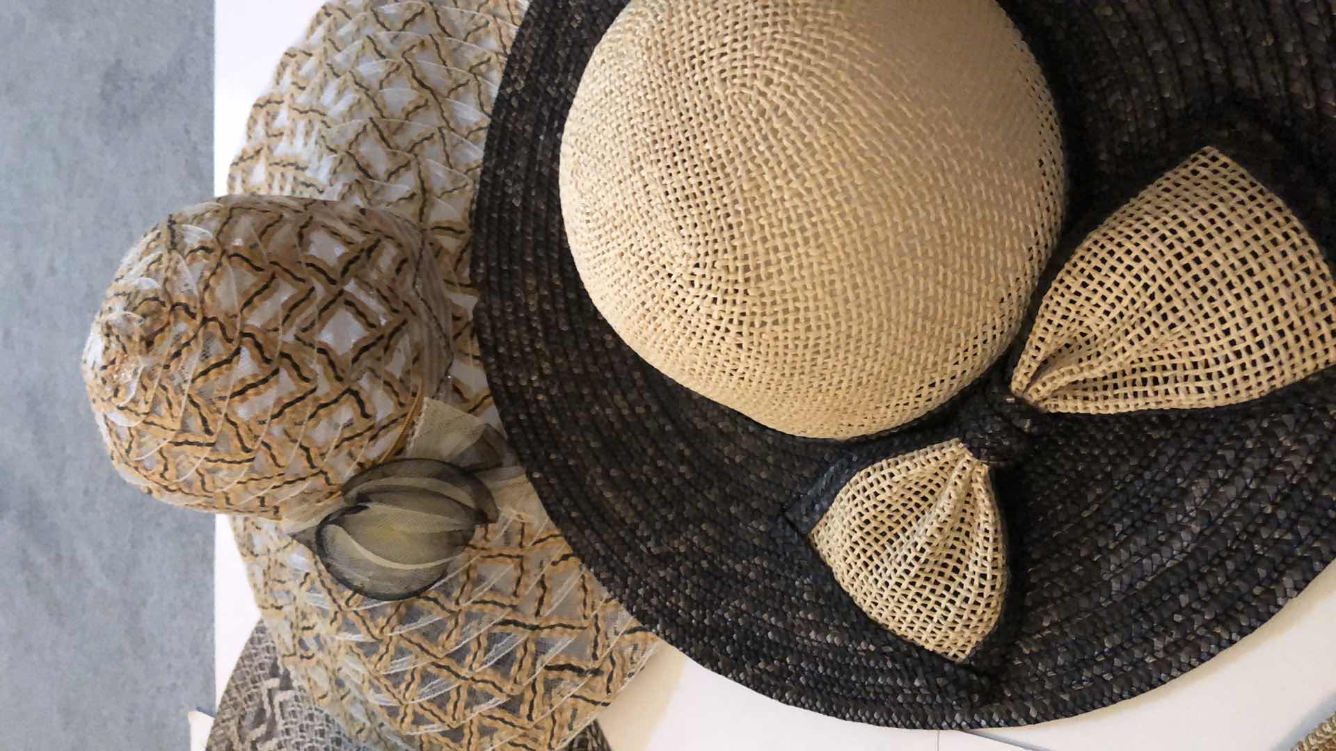 Photo 1 of 5-WOMENS STRAW HATS