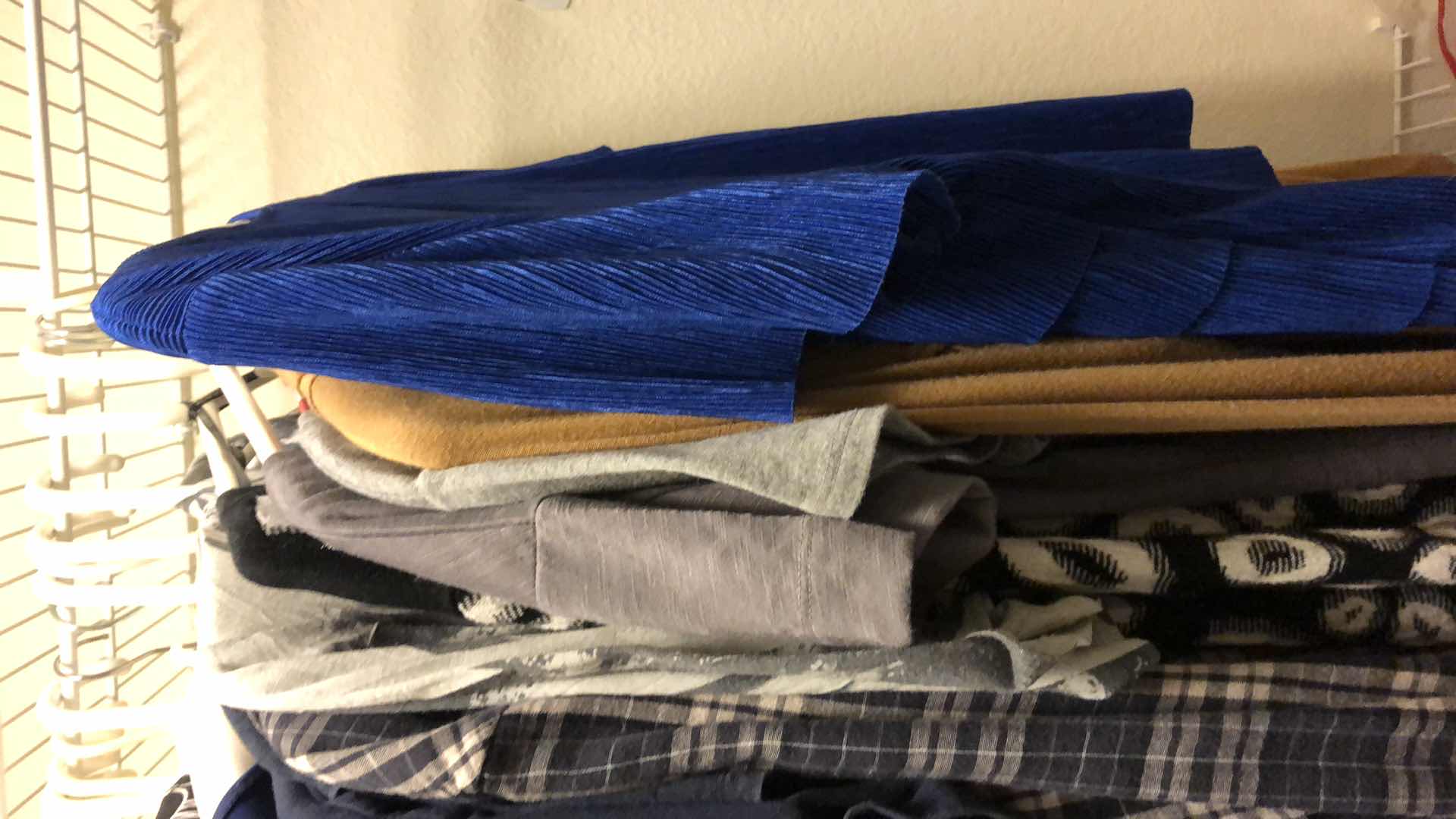 Photo 1 of WOMENS SHIRTS SIZES L- 2XL