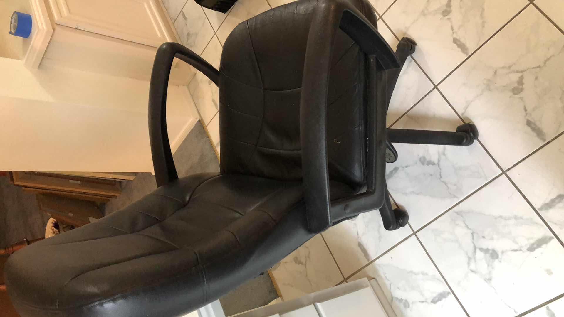 Photo 1 of OFFICE CHAIR