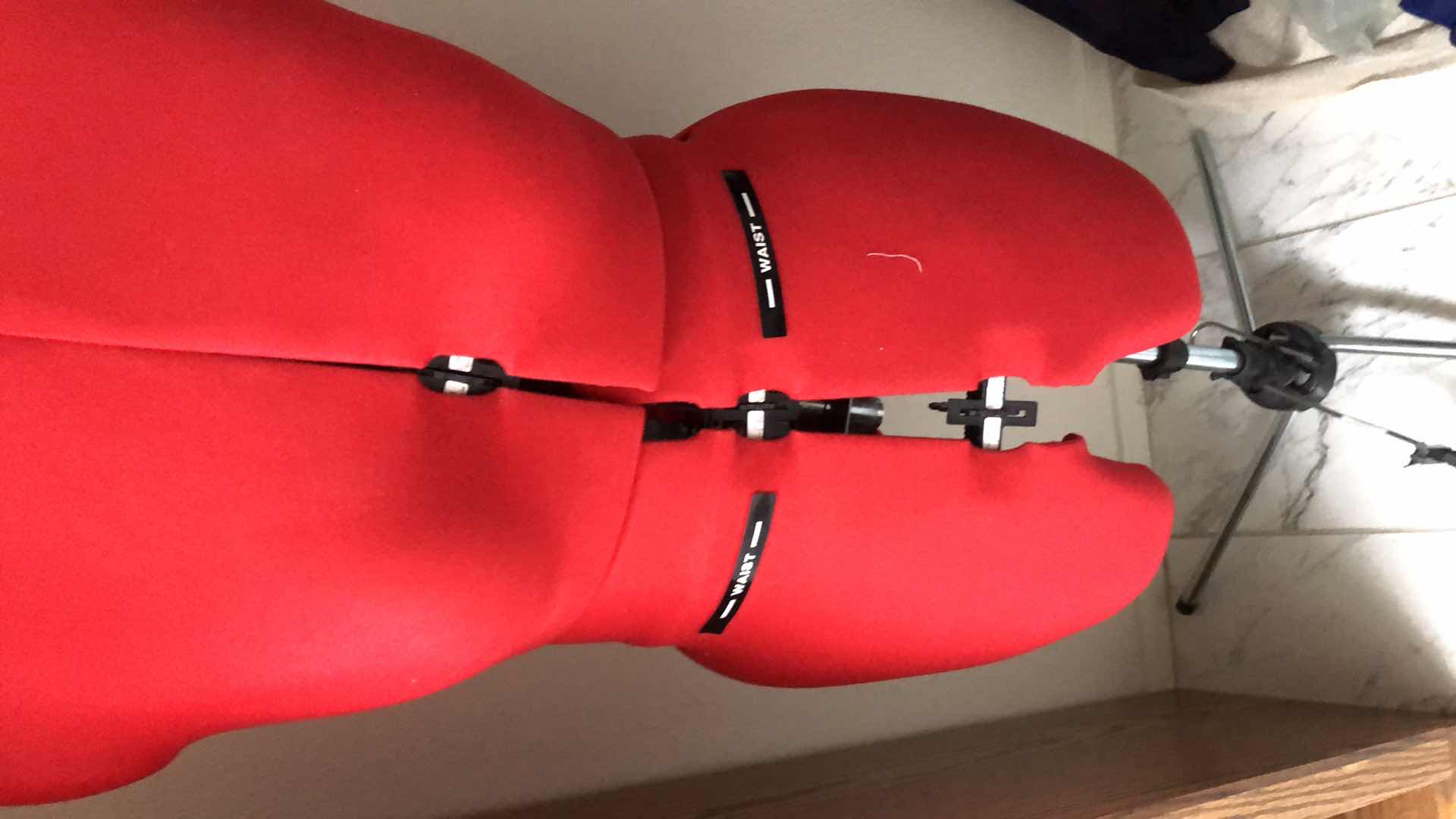 Photo 1 of SEWING MANNEQUIN