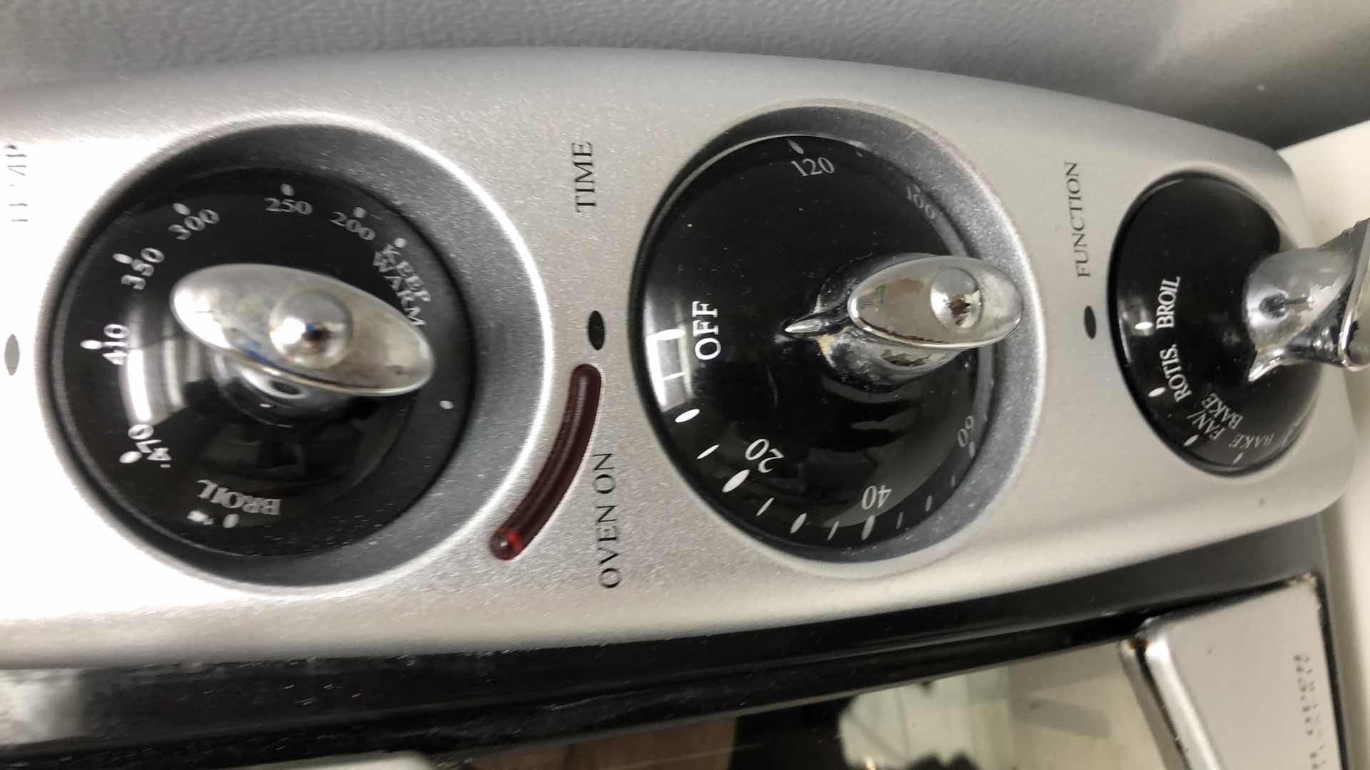 Photo 1 of DELONGHI ROTISSERIE CONVECTION OVEN