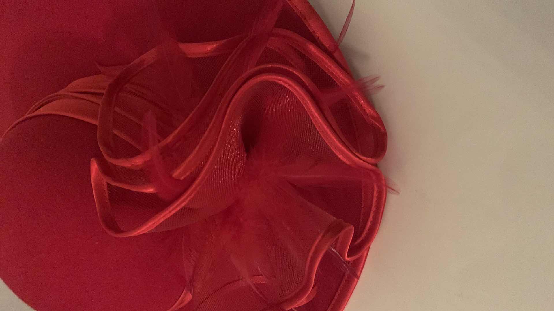 Photo 1 of WOMENS HAT IN RED FELTED WOOL