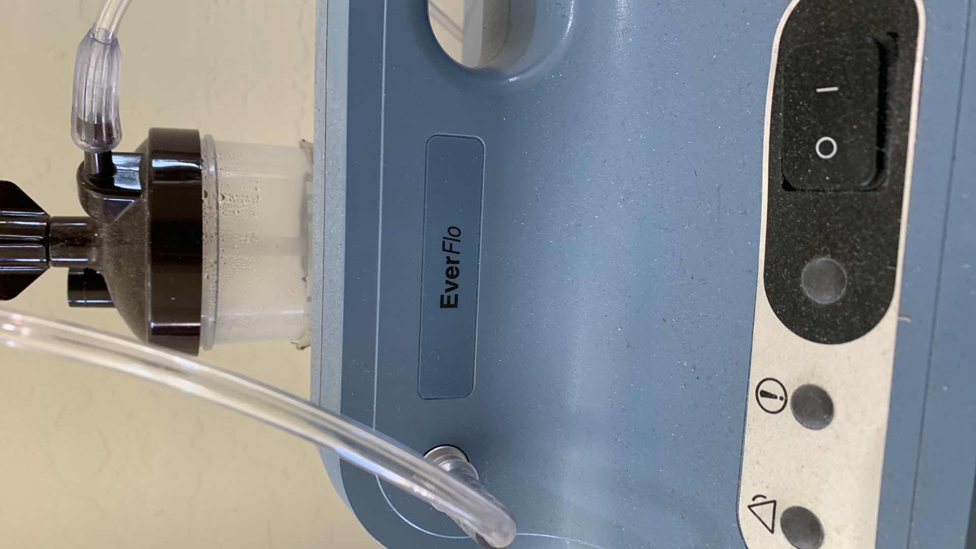 Photo 1 of PHILIPPS RESPONICS EVERFLO OXYGEN CONCENTRATOR OPI