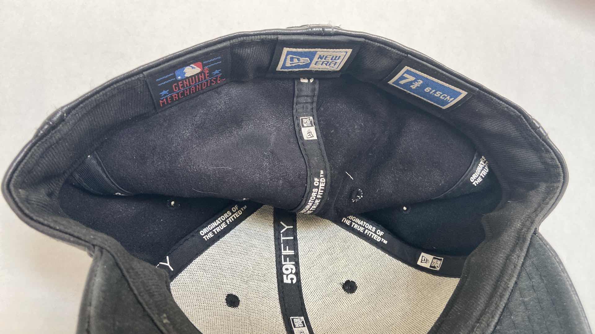 Photo 1 of LEATHER NEW YORK YANKEES HAT