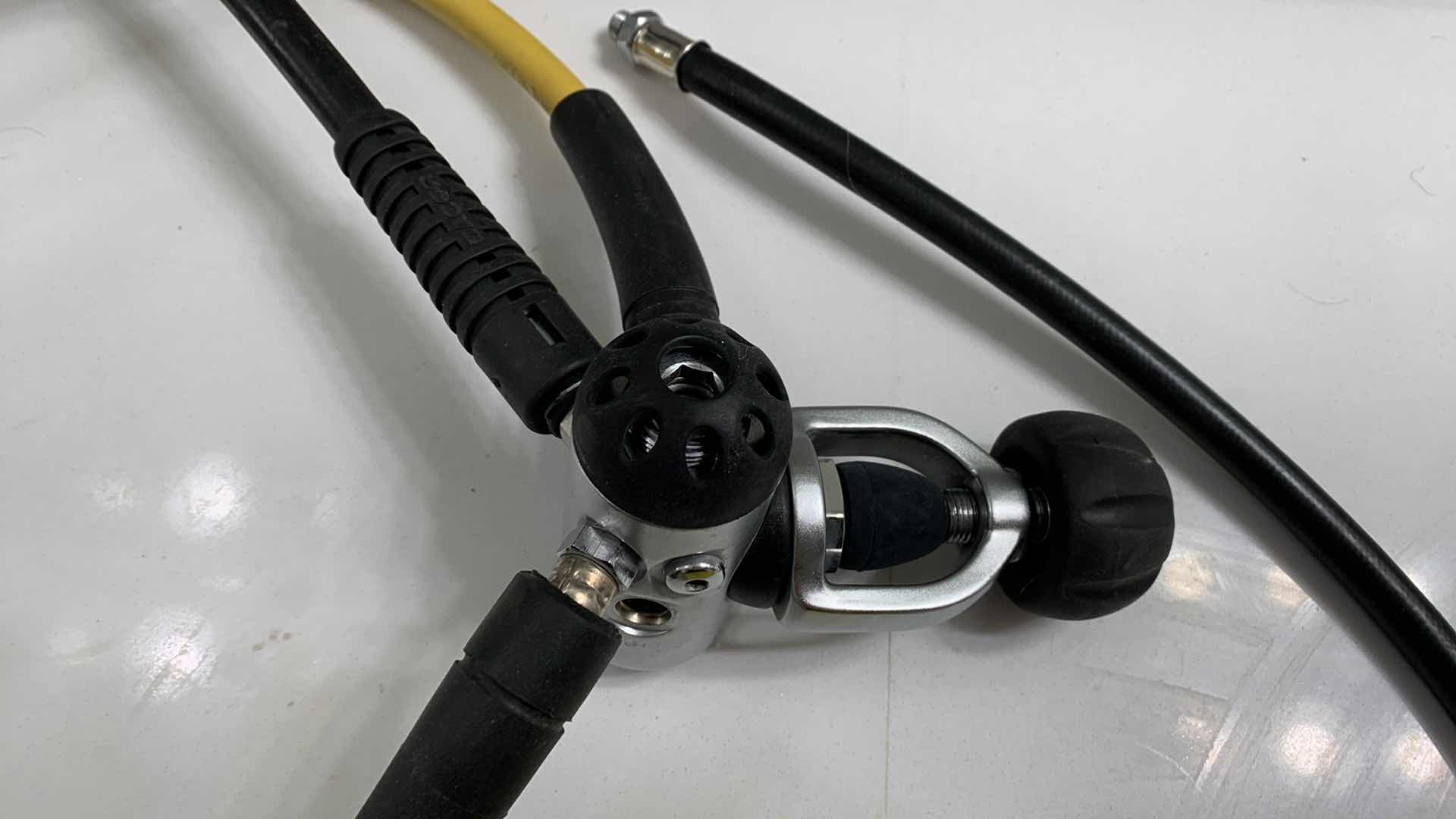 Photo 1 of SKIN DIVERS DACOR VIPER OCTOPUS OXYGEN REGULATOR