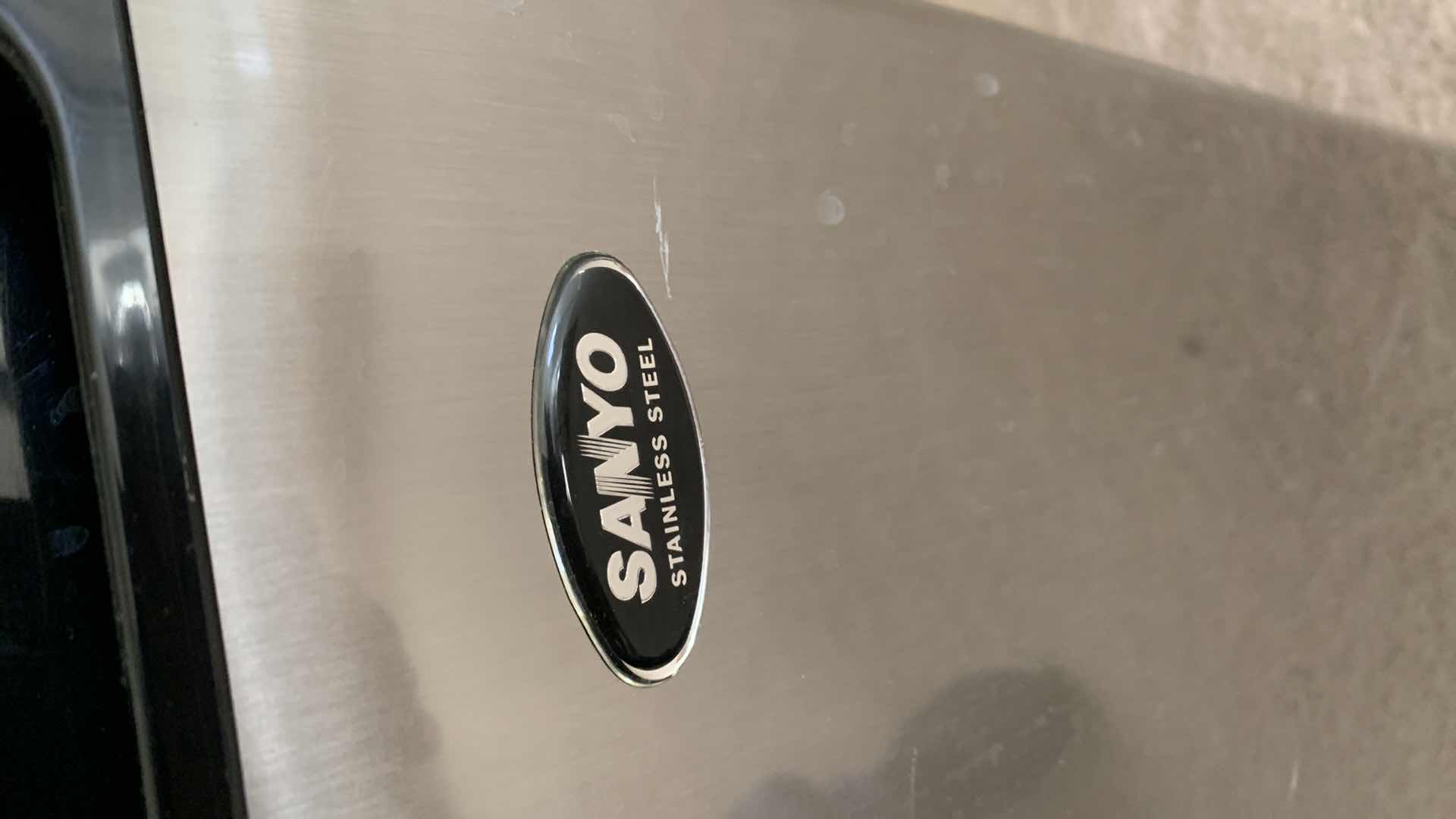 Photo 1 of SANYO ECLIPSE SERIES MINI REFRIGERATOR/FREEZER SR-4433S STAINLESS STEEL