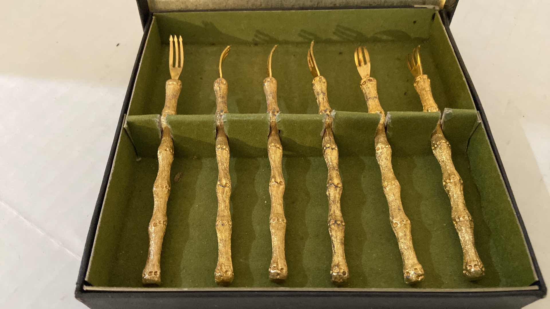 Photo 1 of SET OF GOLD TONE SHRIMP TRIDENT TIP FORKS