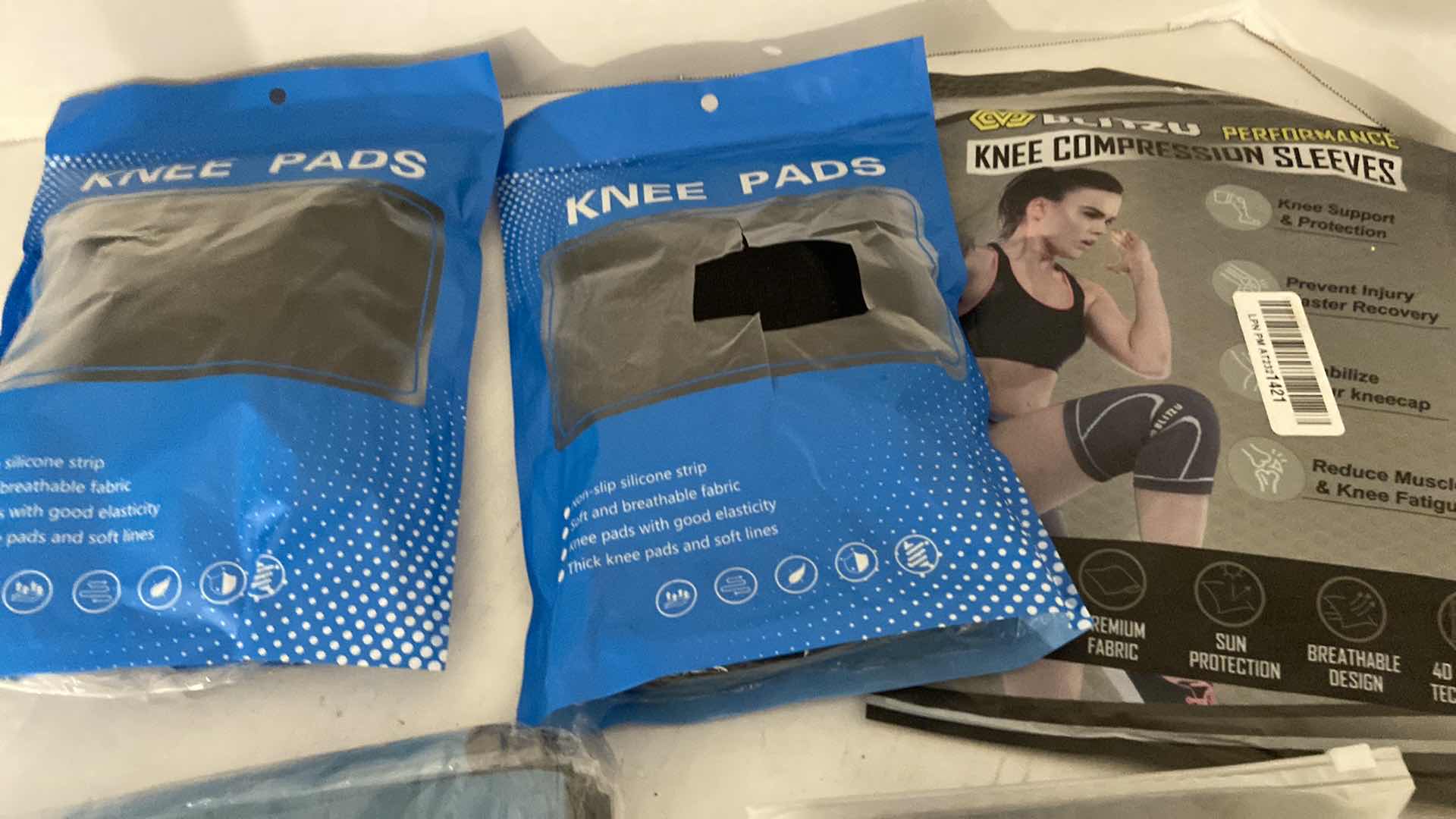 Photo 1 of PERFORMANCE KNEE PADS, AND KNEE COMPRESSION SETS