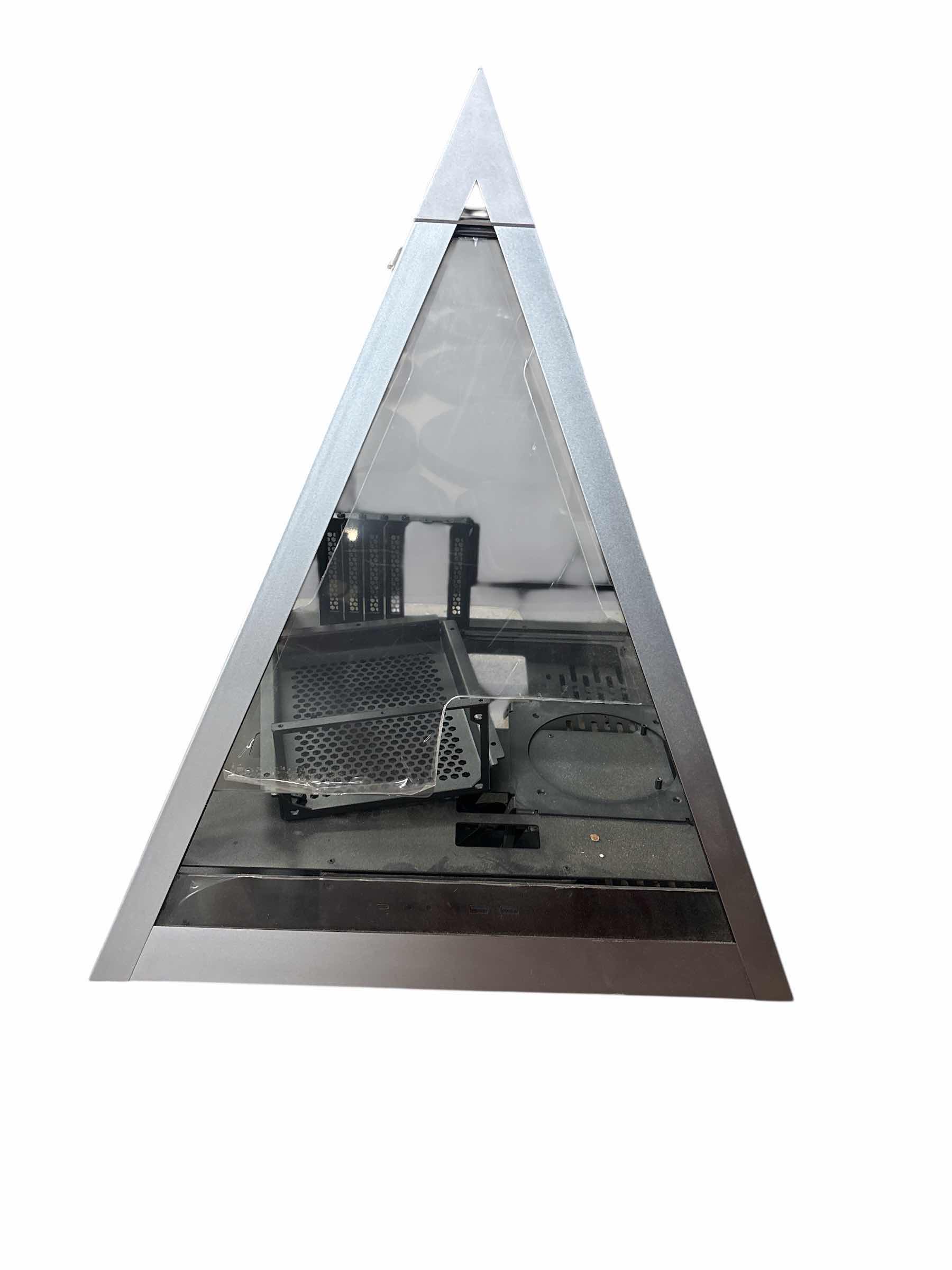 Photo 1 of AZZA COMPUTER CASE H28”