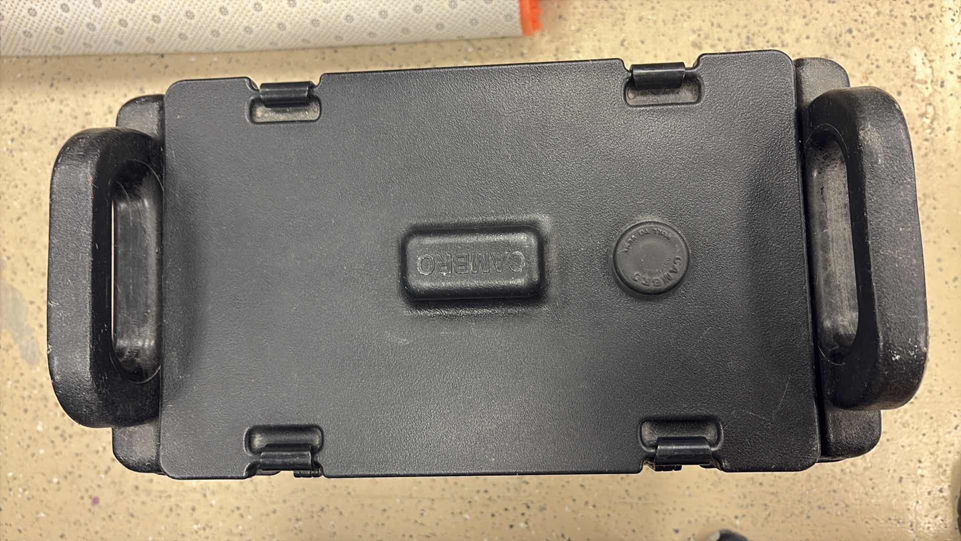 Photo 1 of CAMBRO 500LCD INSULATED HOT/COLD BEVERAGE DISPENSER