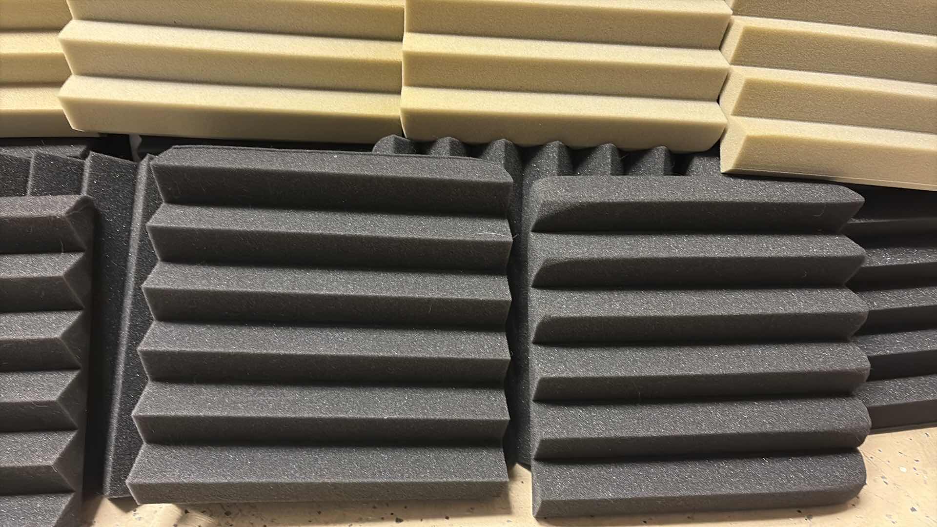 Photo 1 of (30)PCS SOUND PROOF WALL FOAM