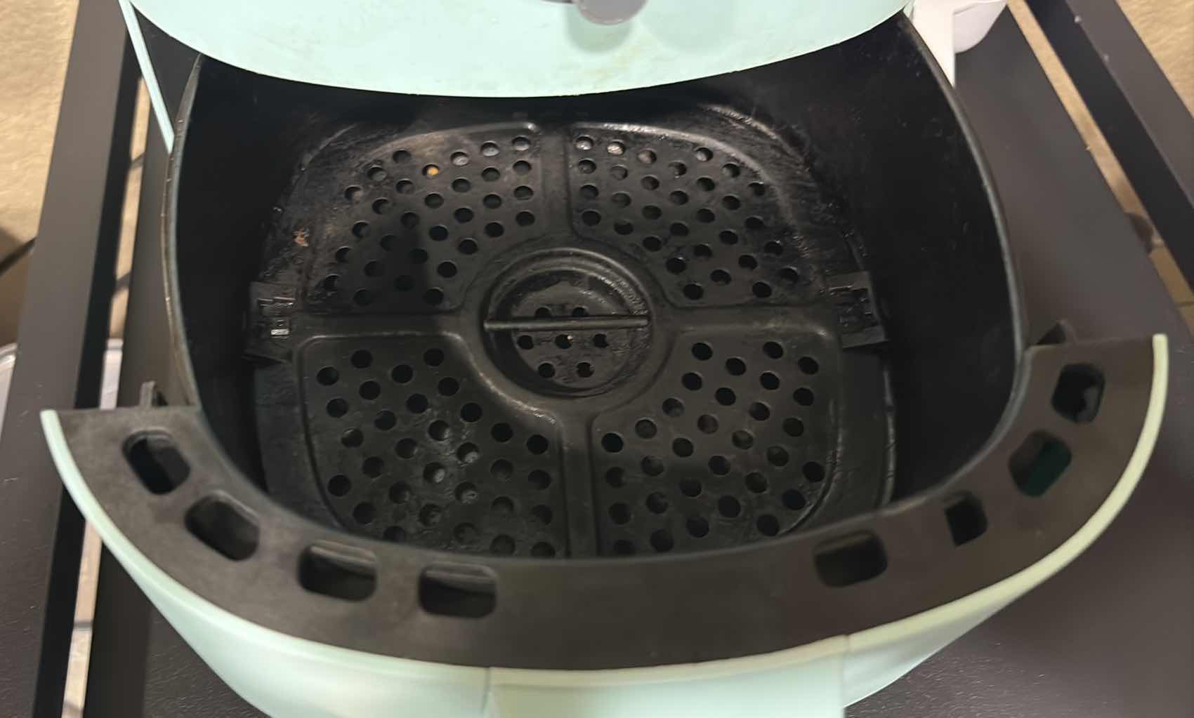 Photo 1 of DASH TASTI-CRISP AIR FRYER