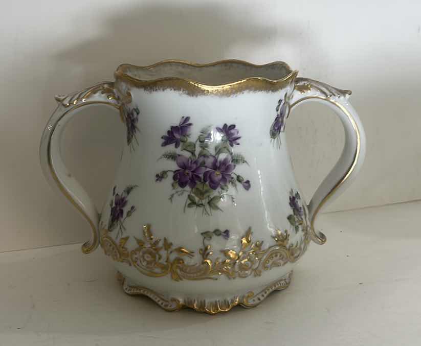 Photo 1 of VINTAGE LIMOGES FRANCE ROYAL CHINA VASE H5.5”