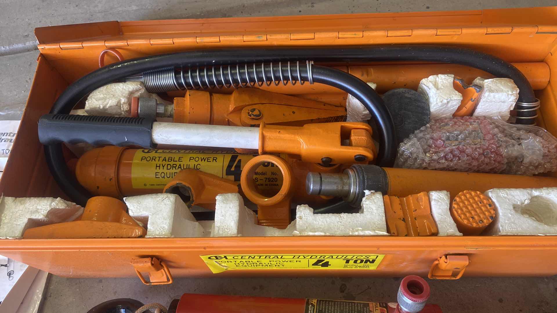 Photo 1 of CENTRAL HYDRAULICS 4 TON PORTABLE EQUIPMENT BODY REPAIR KIT